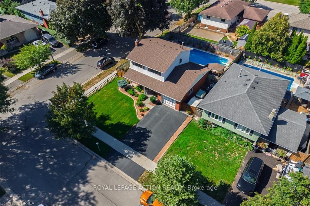 Photo 37 of 20 Wildflower Lane, Brantford, Fairview - Brantford — HOMEH