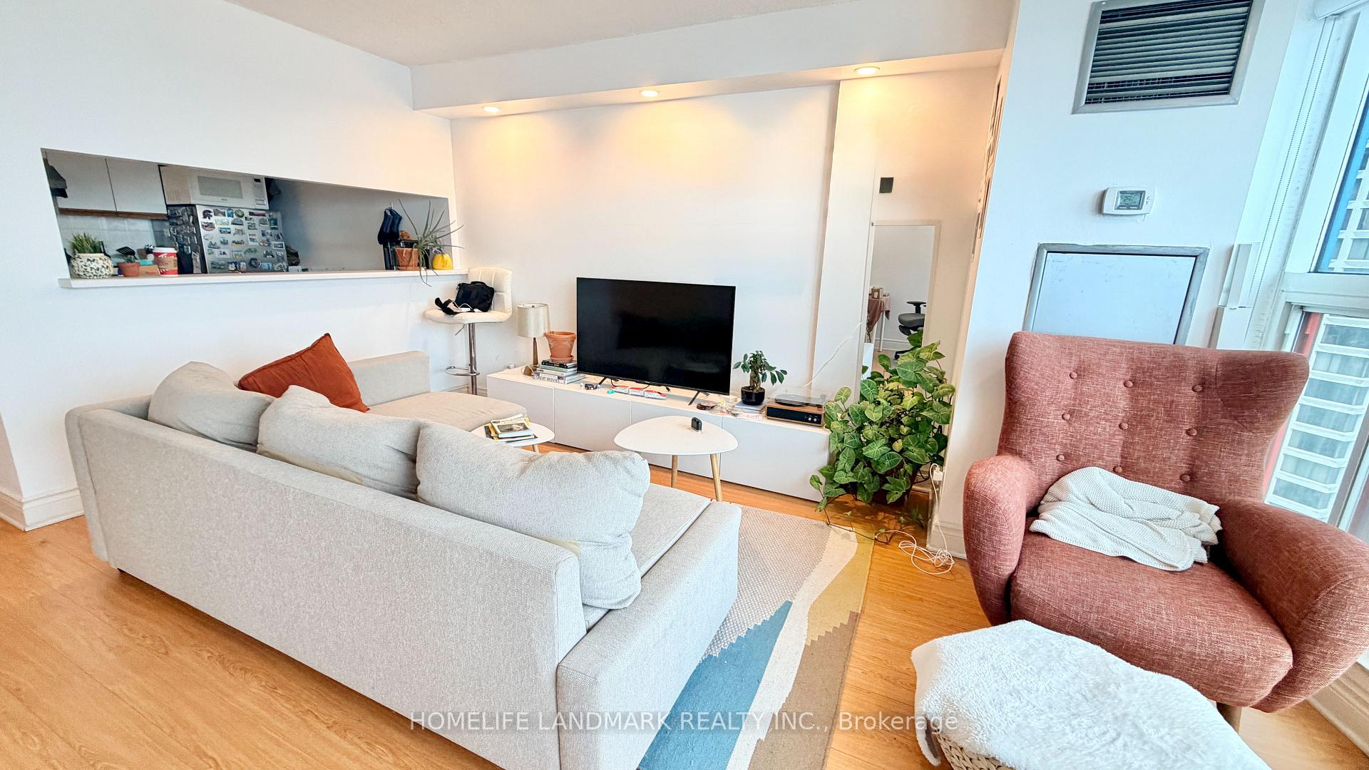 Photo 3 of Unit 2405, 99 Harbour Square, Toronto, Waterfront Communities — HOMEH
