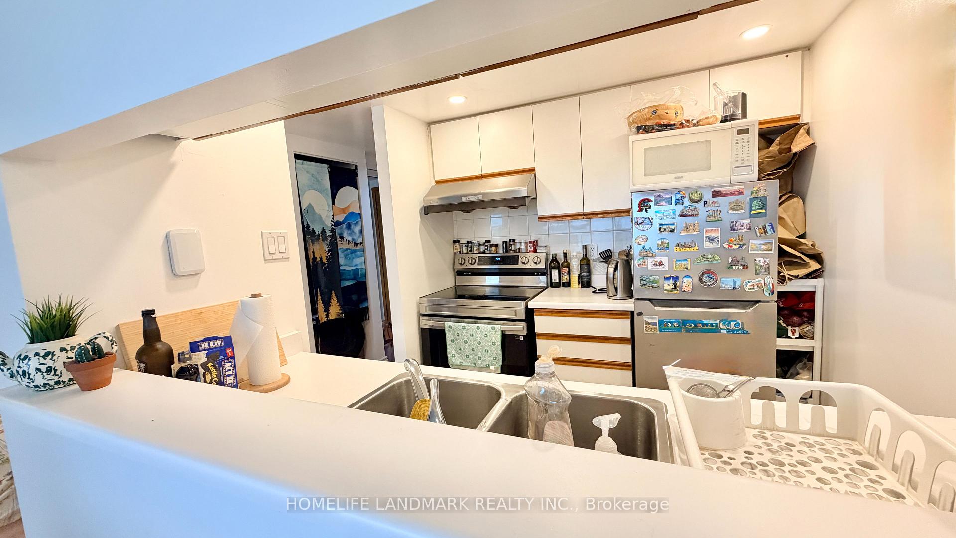 Photo 7 of Unit 2405, 99 Harbour Square, Toronto, Waterfront Communities — HOMEH
