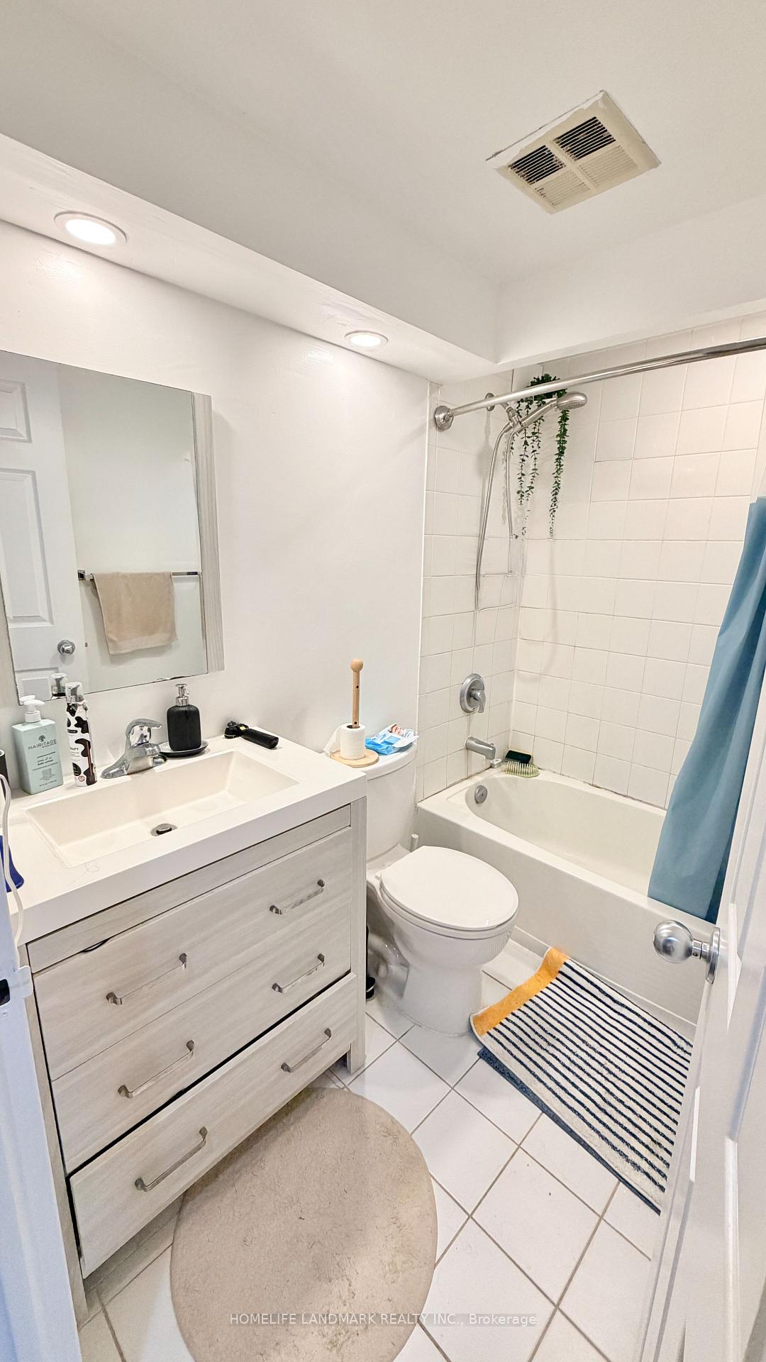 Photo 12 of Unit 2405, 99 Harbour Square, Toronto, Waterfront Communities — HOMEH