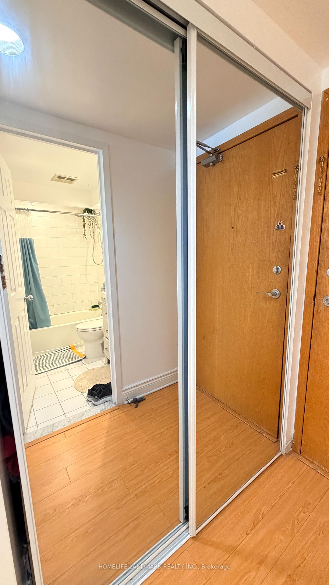 Photo 14 of Unit 2405, 99 Harbour Square, Toronto, Waterfront Communities — HOMEH