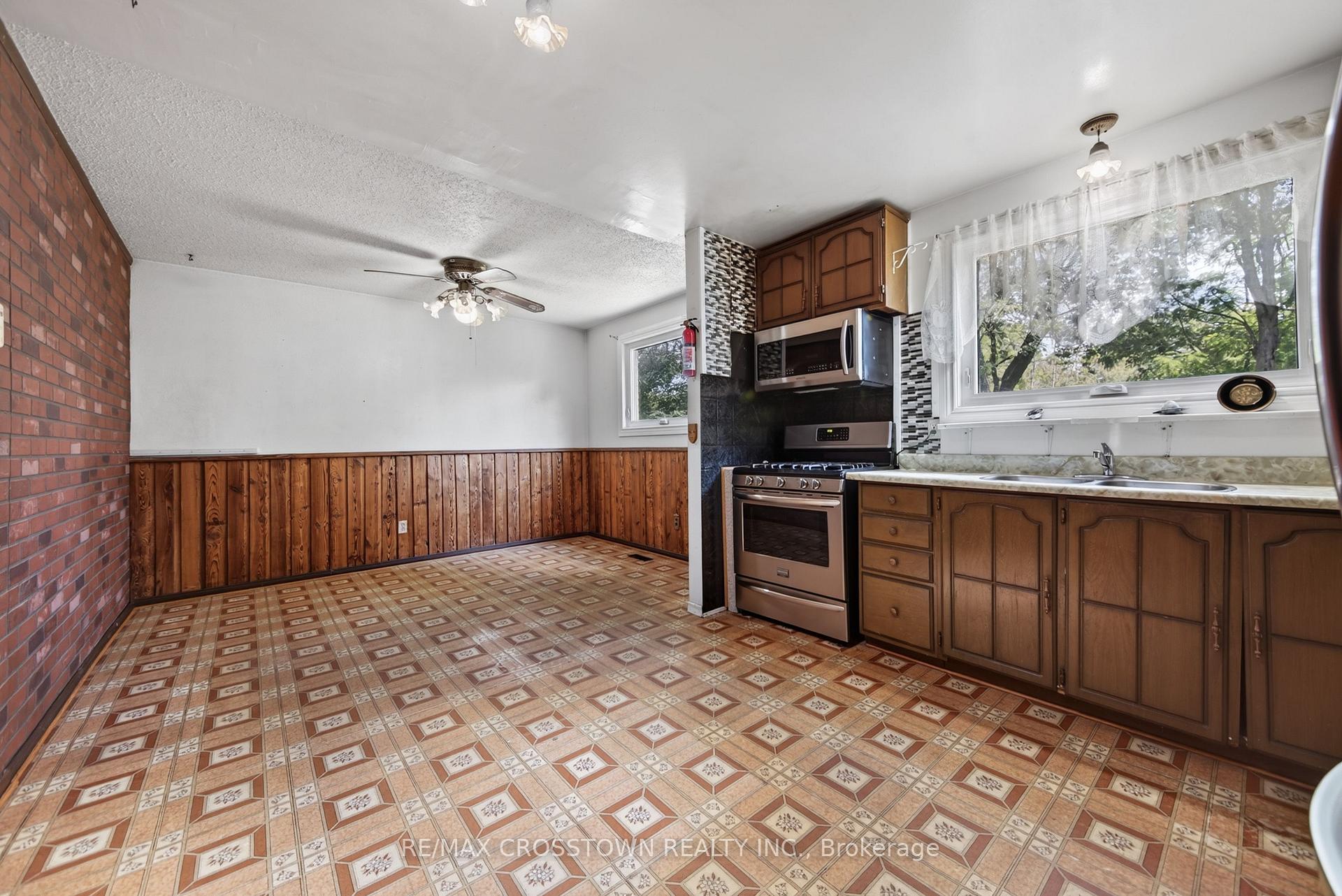 Photo 17 of 63 Adeline Avenue, New Tecumseth, Tottenham — HOMEH