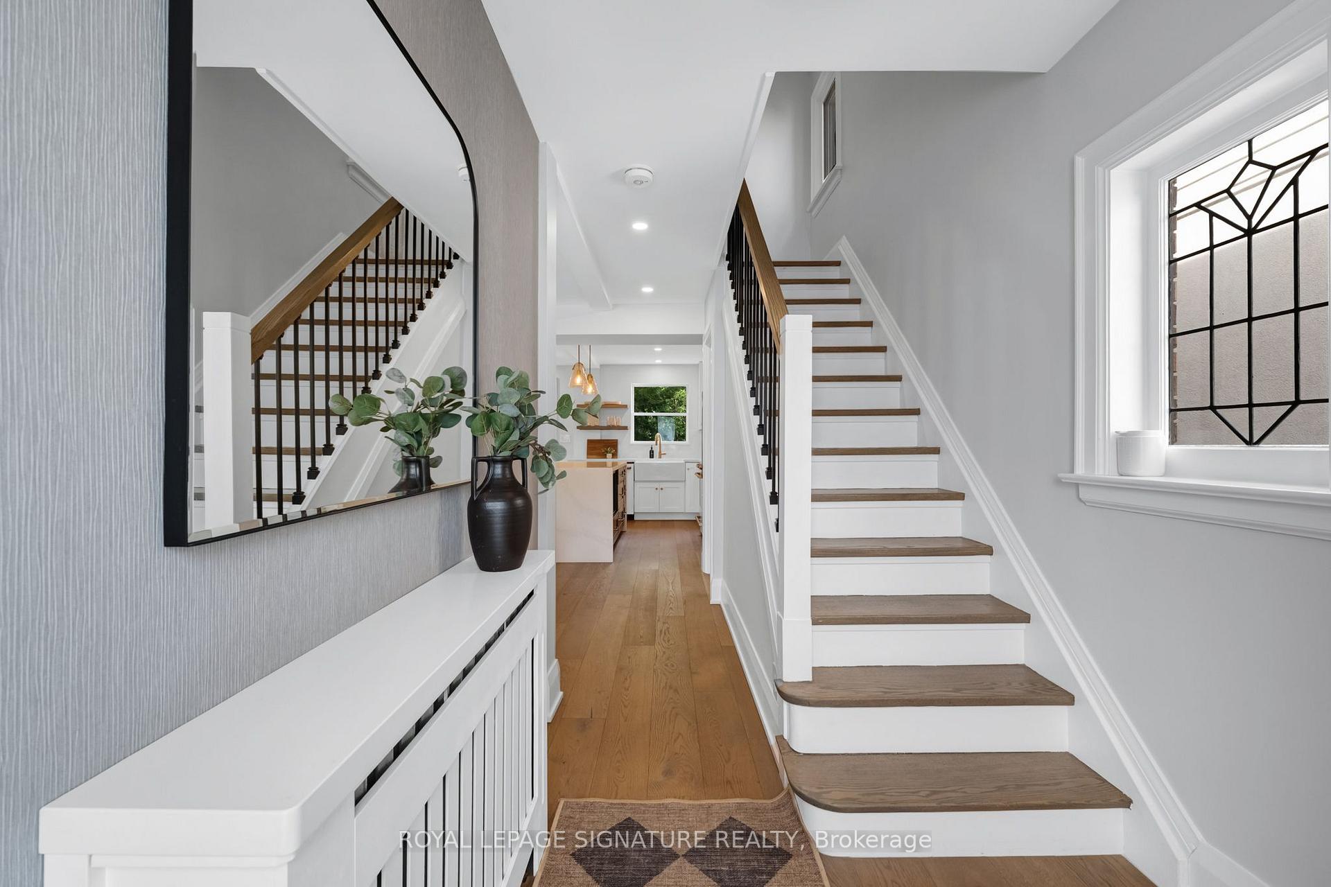 Photo 15 of 124 Donlea Drive, Toronto, Leaside — HOMEH