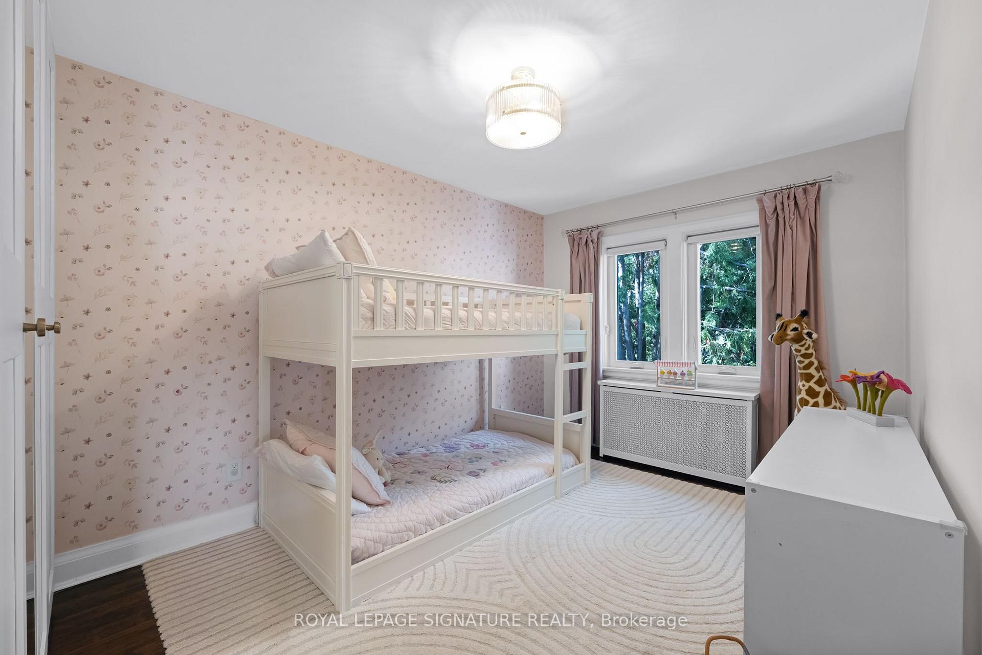 Photo 19 of 124 Donlea Drive, Toronto, Leaside — HOMEH