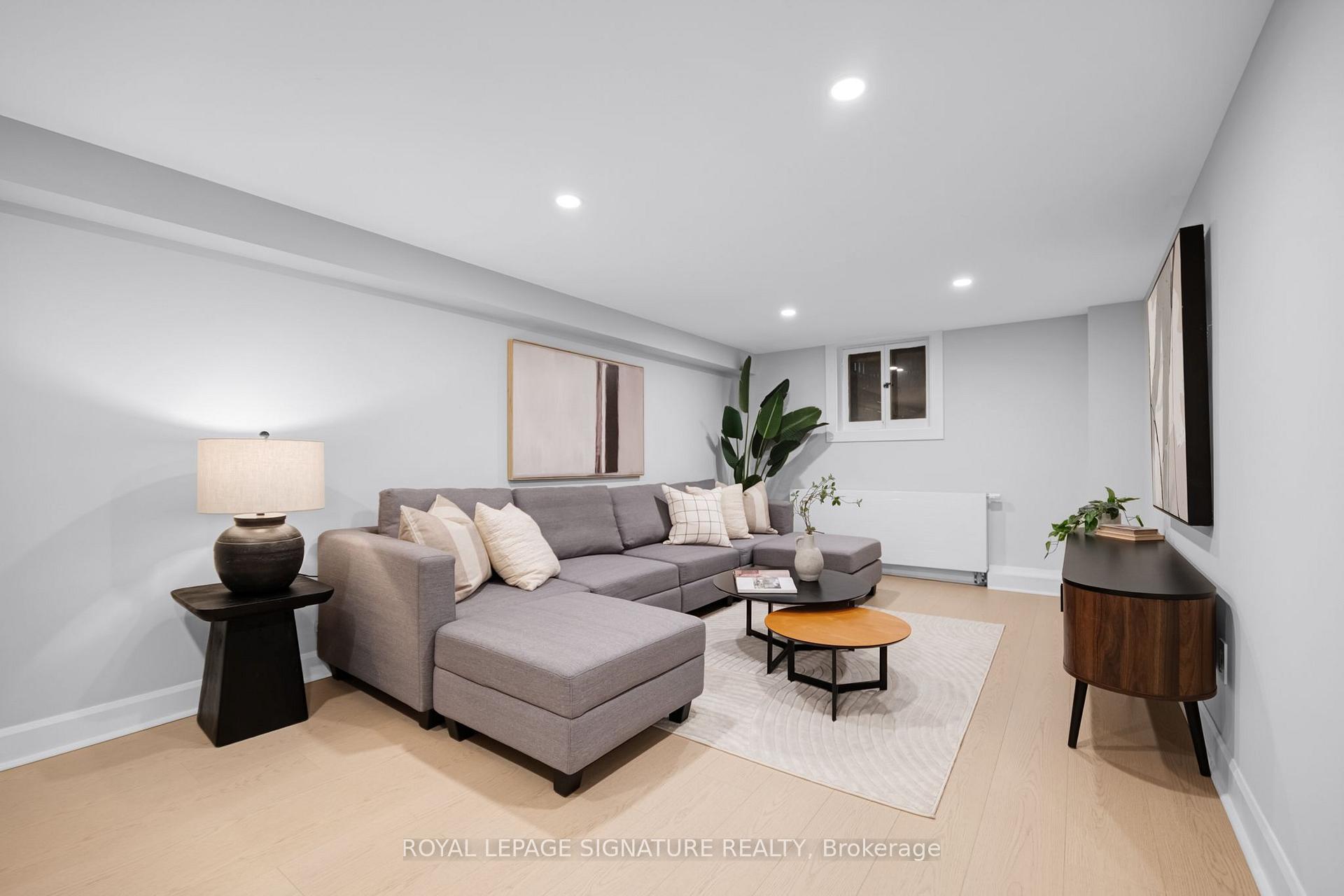 Photo 24 of 124 Donlea Drive, Toronto, Leaside — HOMEH