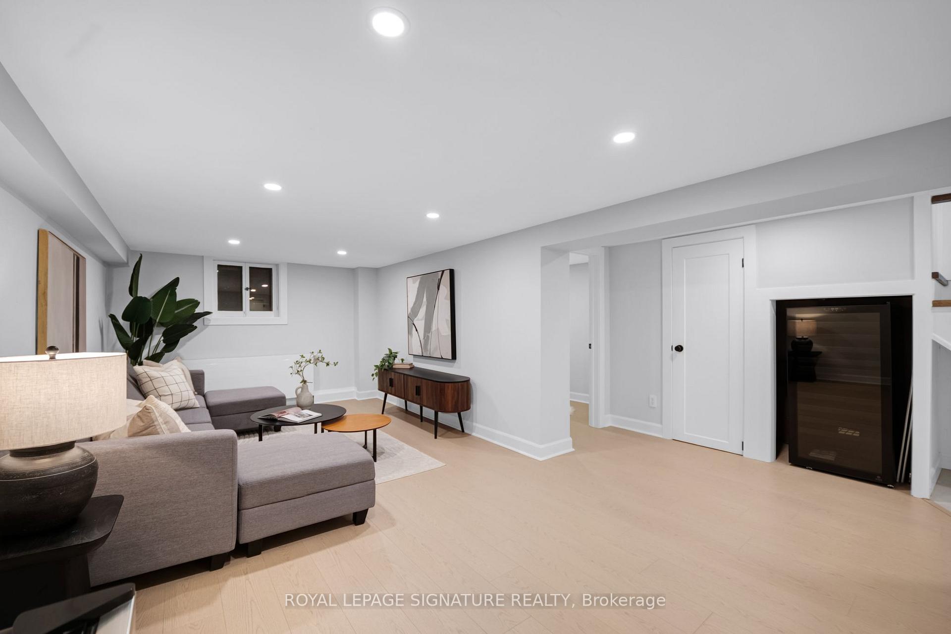 Photo 25 of 124 Donlea Drive, Toronto, Leaside — HOMEH