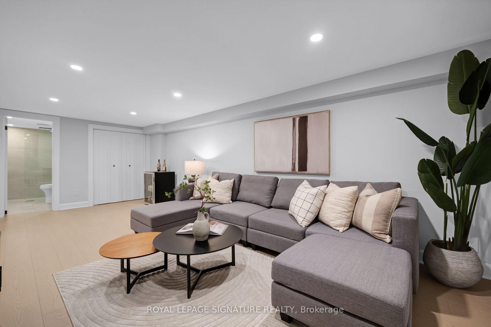 Photo 26 of 124 Donlea Drive, Toronto, Leaside — HOMEH