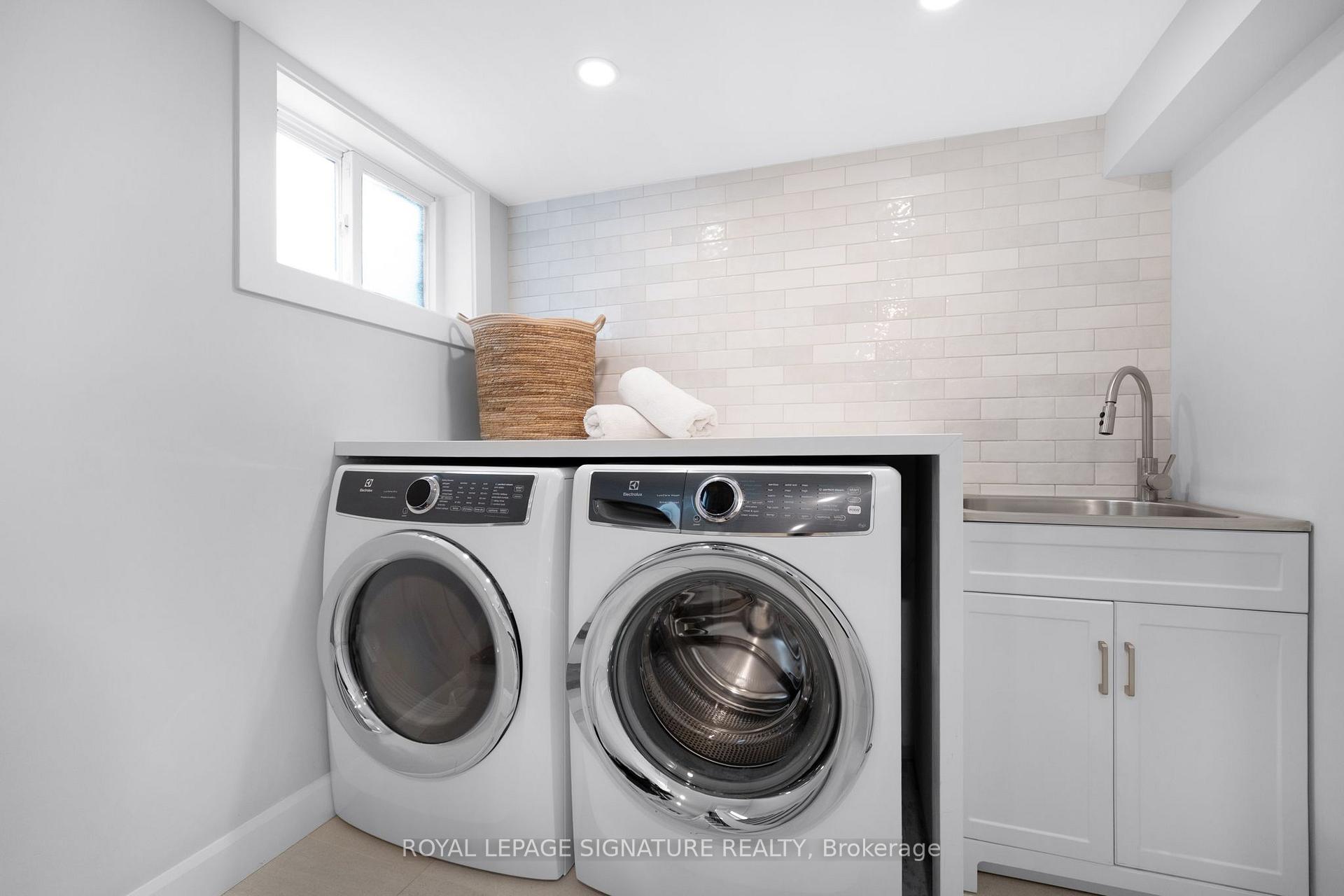 Photo 32 of 124 Donlea Drive, Toronto, Leaside — HOMEH