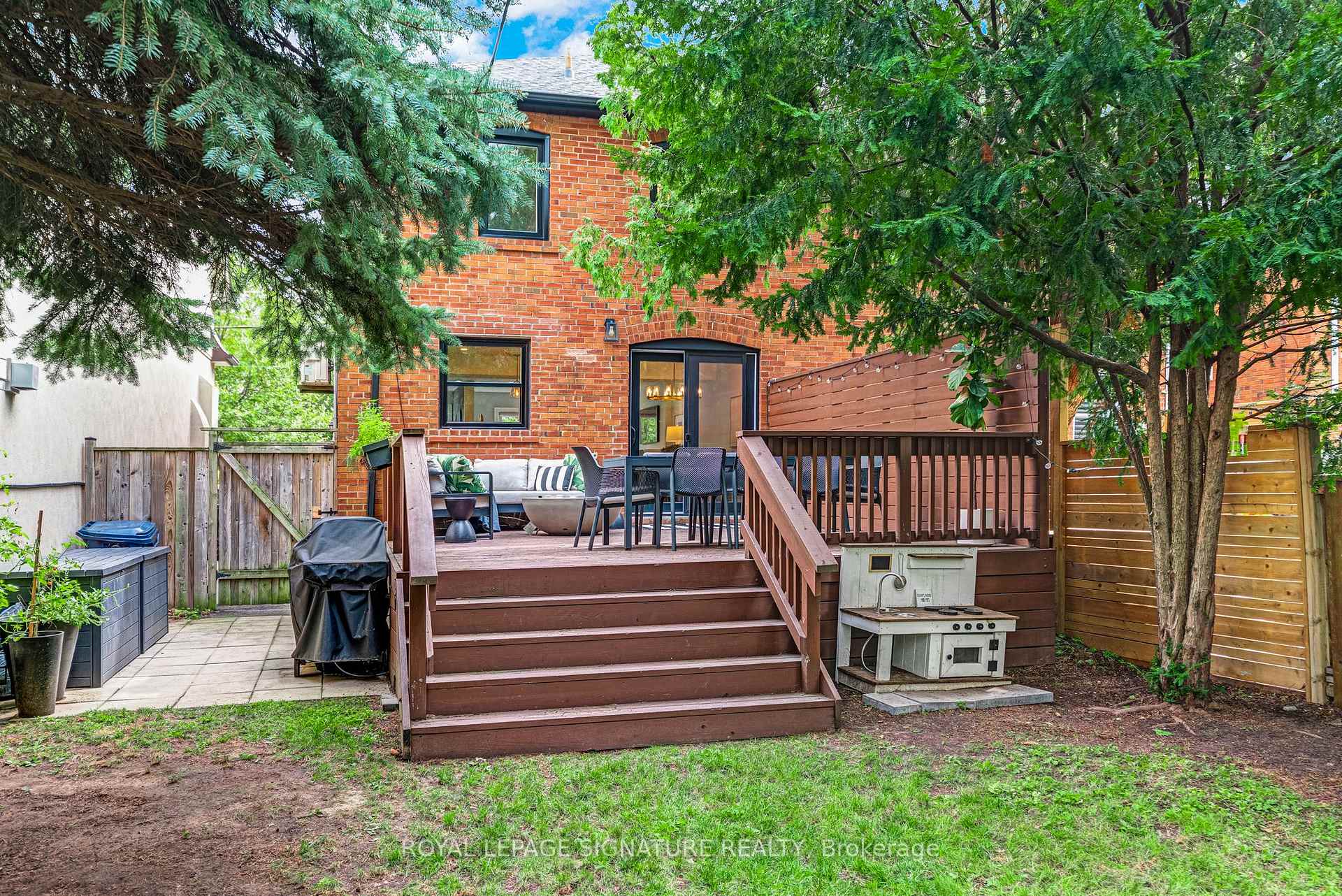 Photo 33 of 124 Donlea Drive, Toronto, Leaside — HOMEH