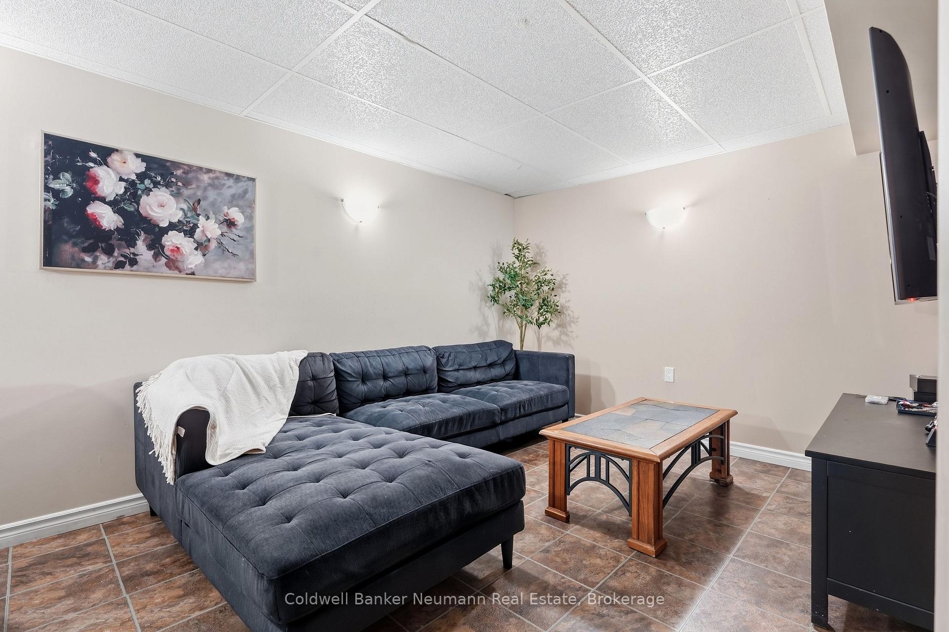 Photo 23 of 7 Henderson Drive, Guelph, Grange Road — HOMEH
