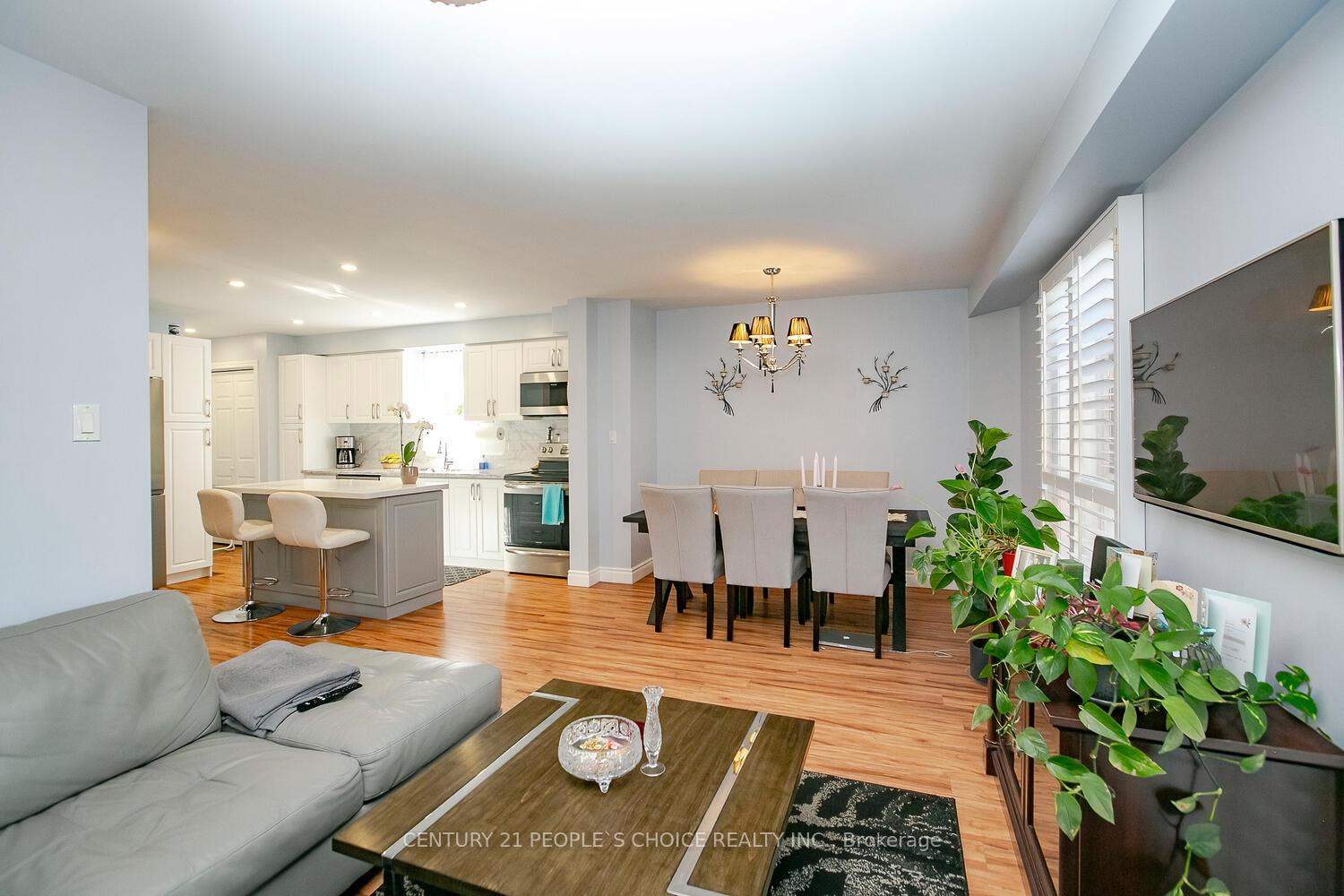 Photo 8 of 18 Hood Crescent, Brampton, Fletcher's West — HOMEH