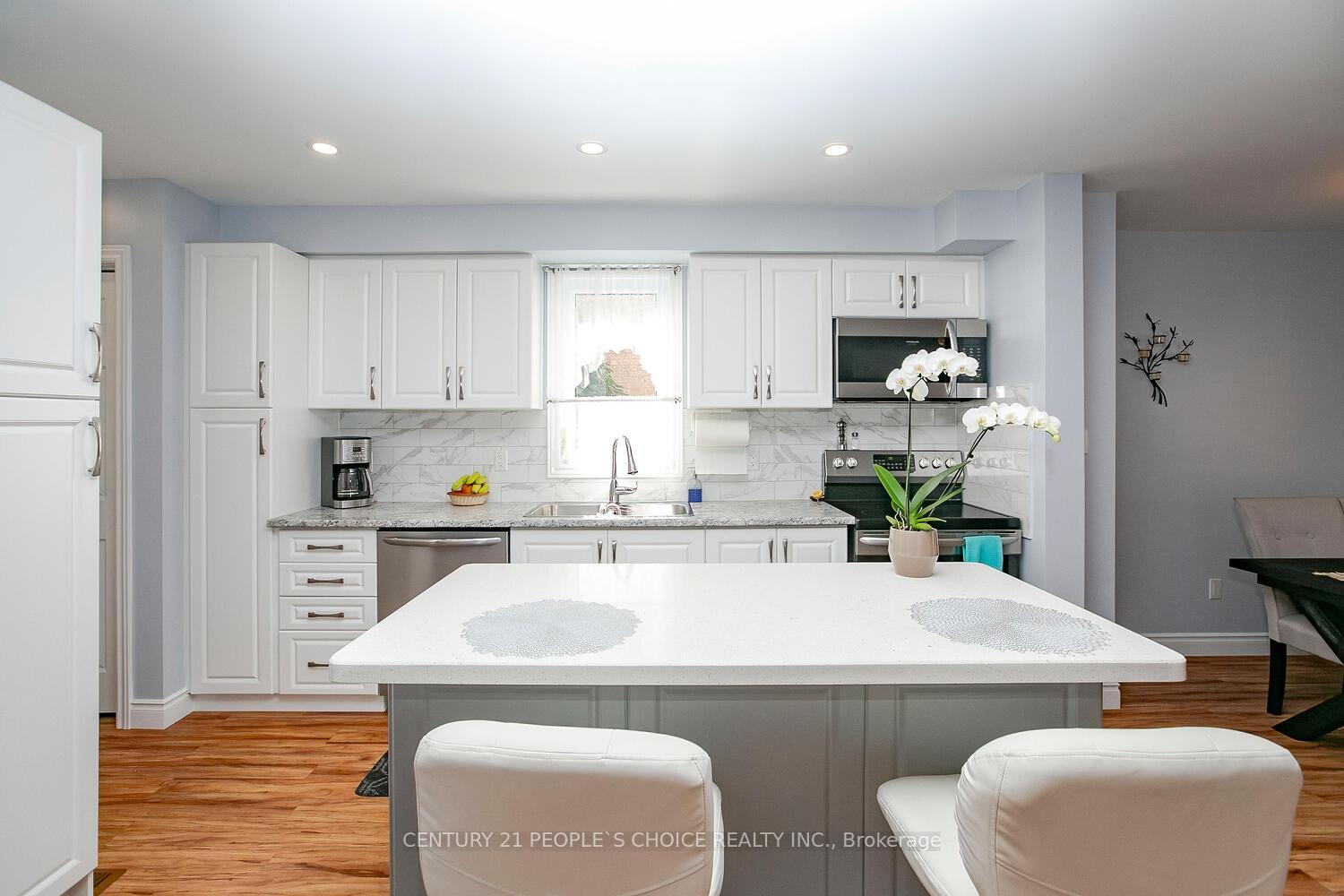 Photo 12 of 18 Hood Crescent, Brampton, Fletcher's West — HOMEH