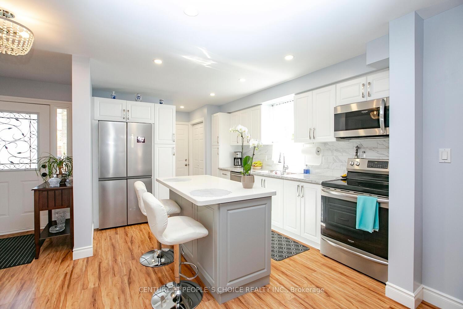 Photo 13 of 18 Hood Crescent, Brampton, Fletcher's West — HOMEH