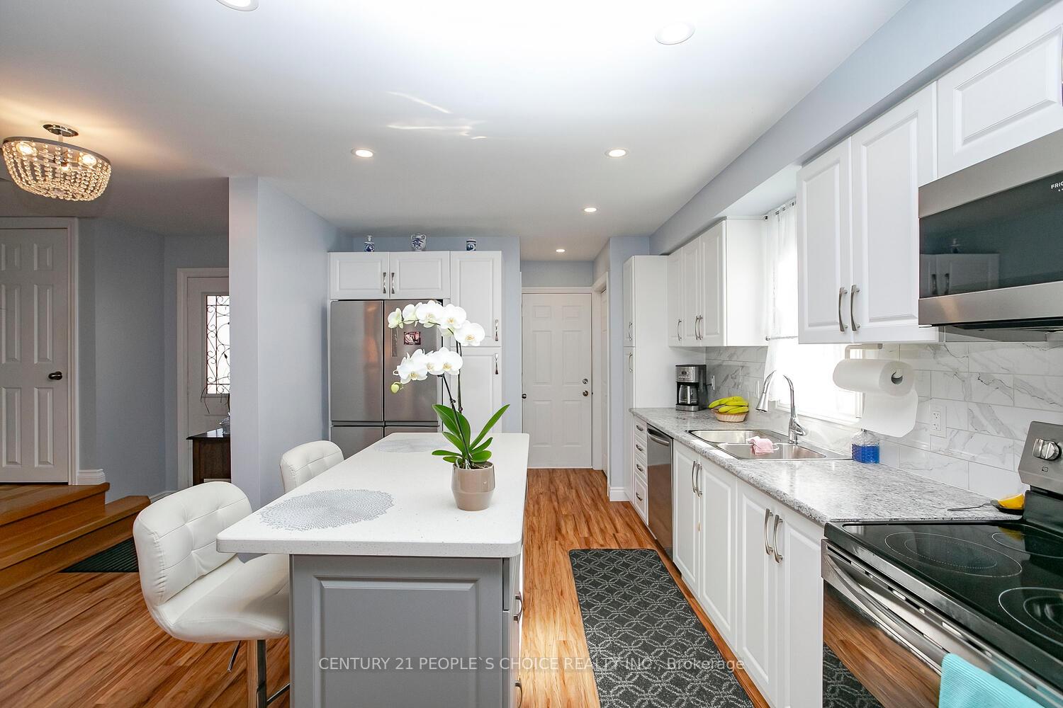 Photo 14 of 18 Hood Crescent, Brampton, Fletcher's West — HOMEH
