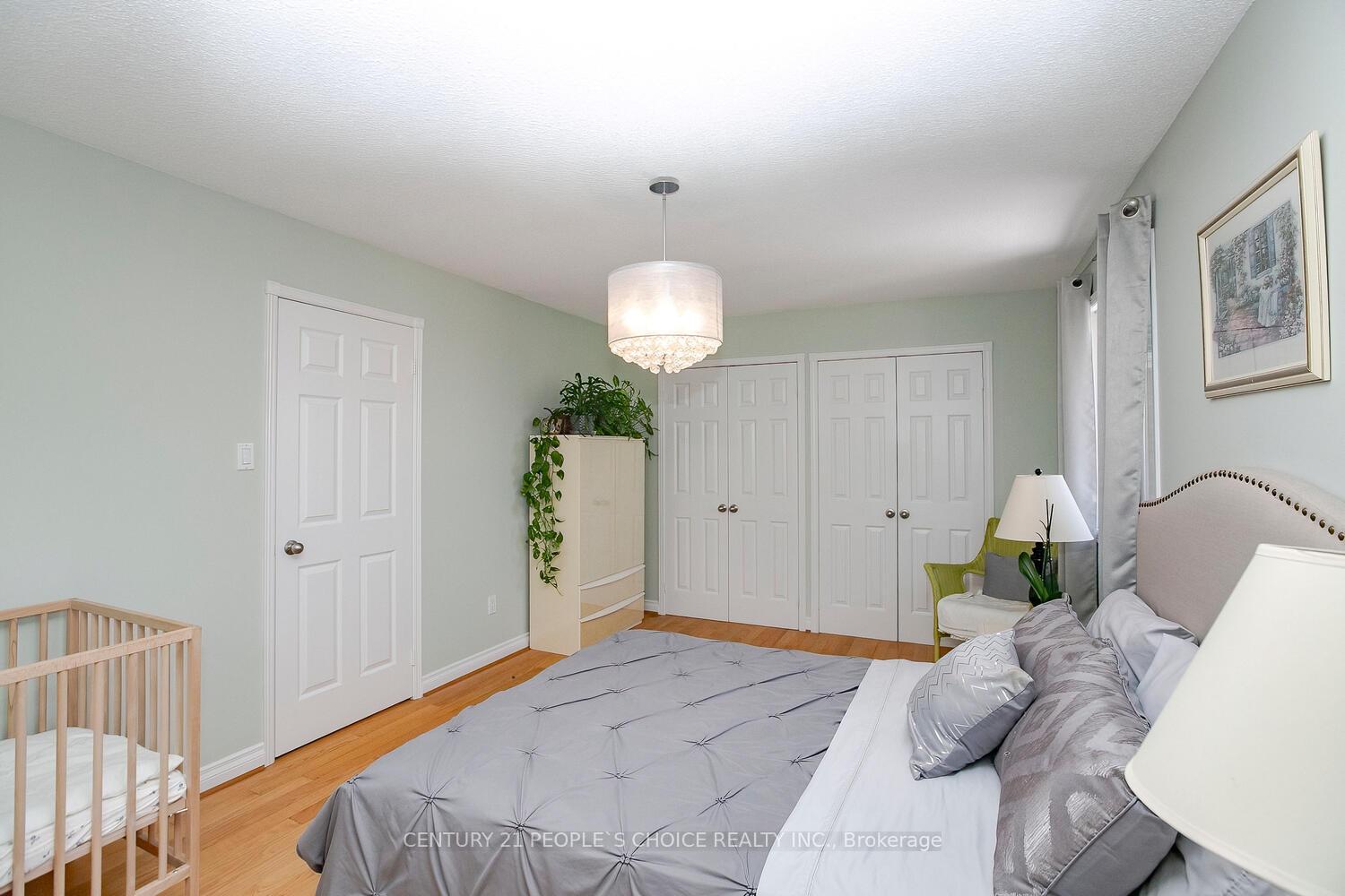 Photo 22 of 18 Hood Crescent, Brampton, Fletcher's West — HOMEH
