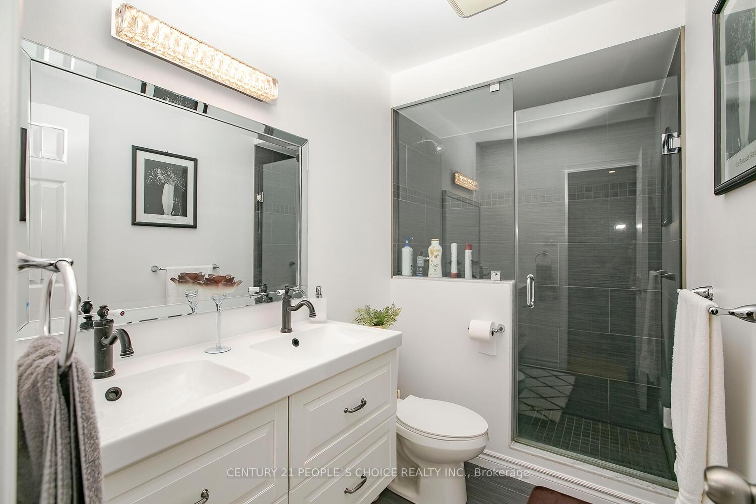 Photo 23 of 18 Hood Crescent, Brampton, Fletcher's West — HOMEH