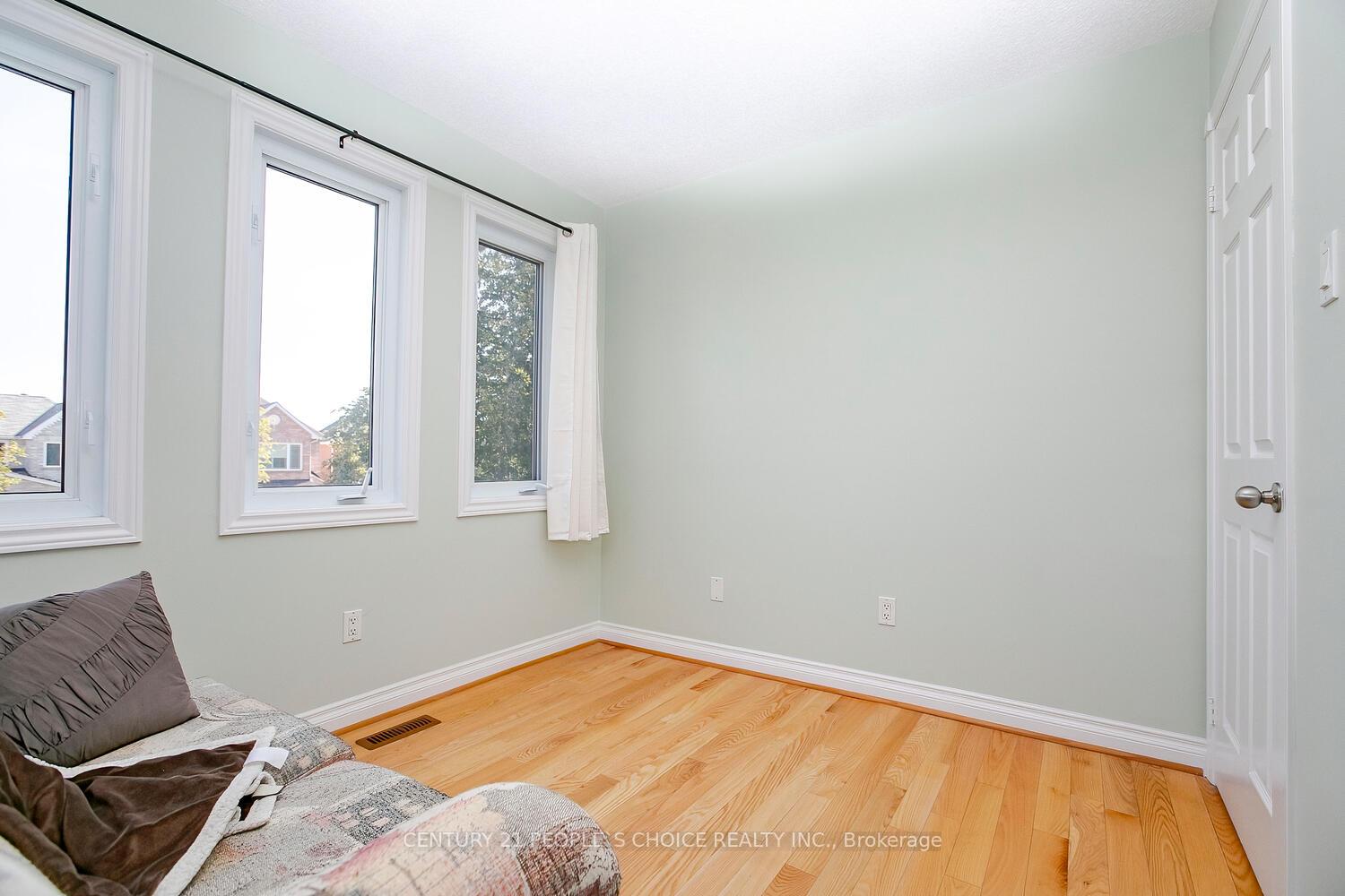 Photo 28 of 18 Hood Crescent, Brampton, Fletcher's West — HOMEH