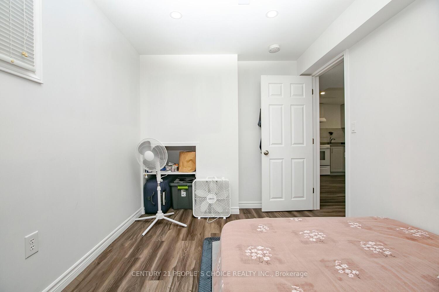 Photo 34 of 18 Hood Crescent, Brampton, Fletcher's West — HOMEH