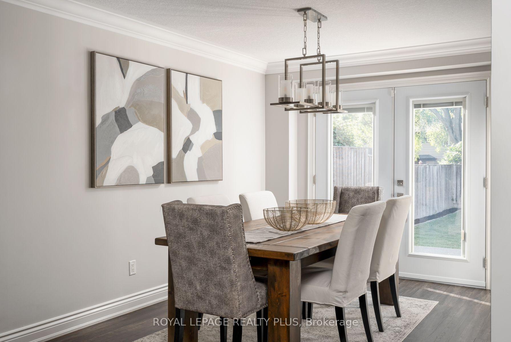 Photo 17 of 20 San Marino Crescent, Hamilton, Mountview — HOMEH