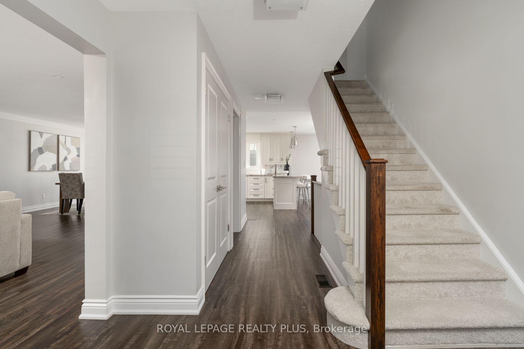 Photo 24 of 20 San Marino Crescent, Hamilton, Mountview — HOMEH