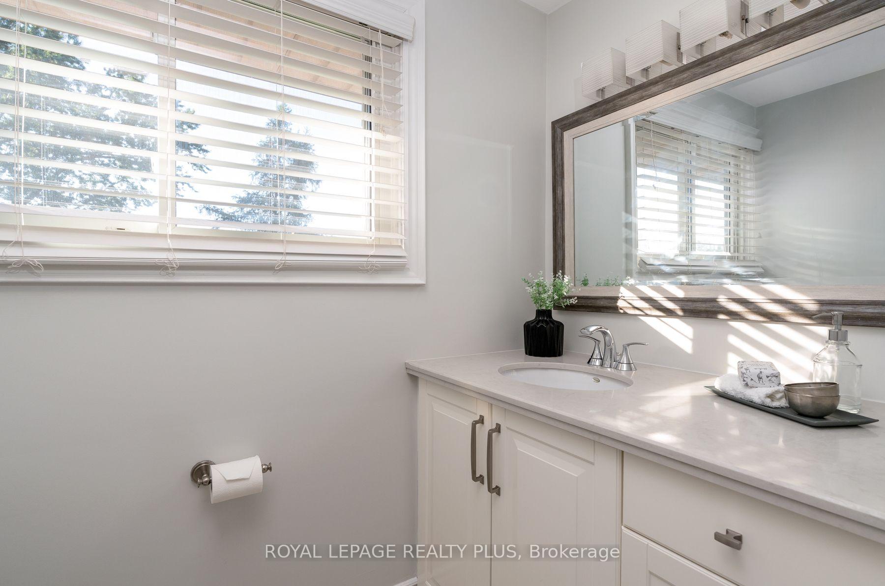 Photo 35 of 20 San Marino Crescent, Hamilton, Mountview — HOMEH