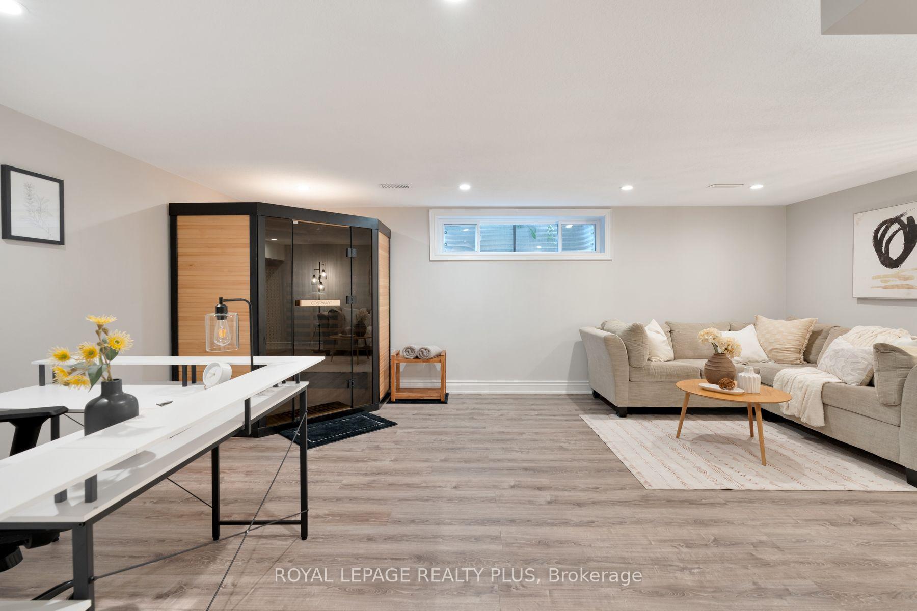 Photo 36 of 20 San Marino Crescent, Hamilton, Mountview — HOMEH