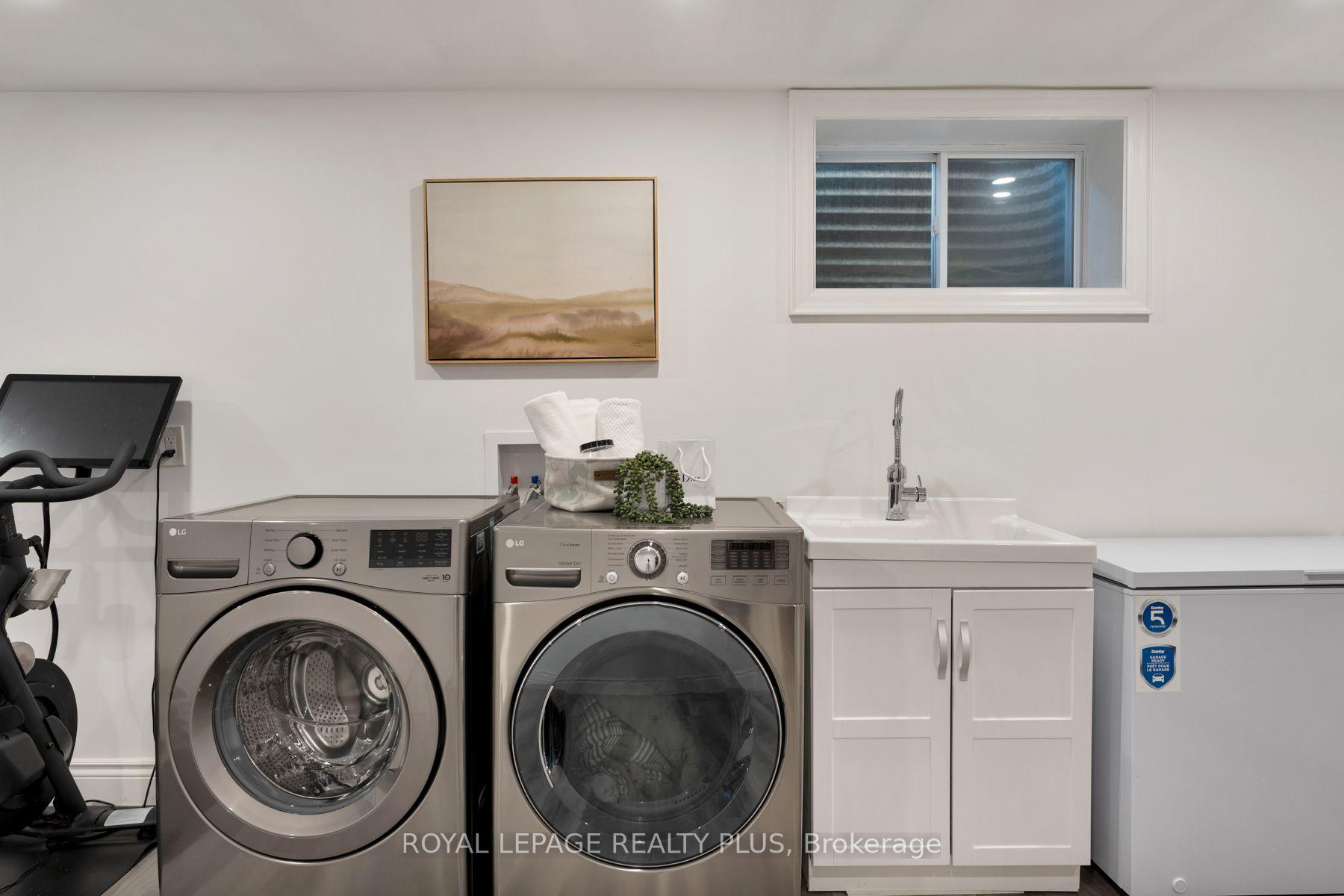 Photo 42 of 20 San Marino Crescent, Hamilton, Mountview — HOMEH