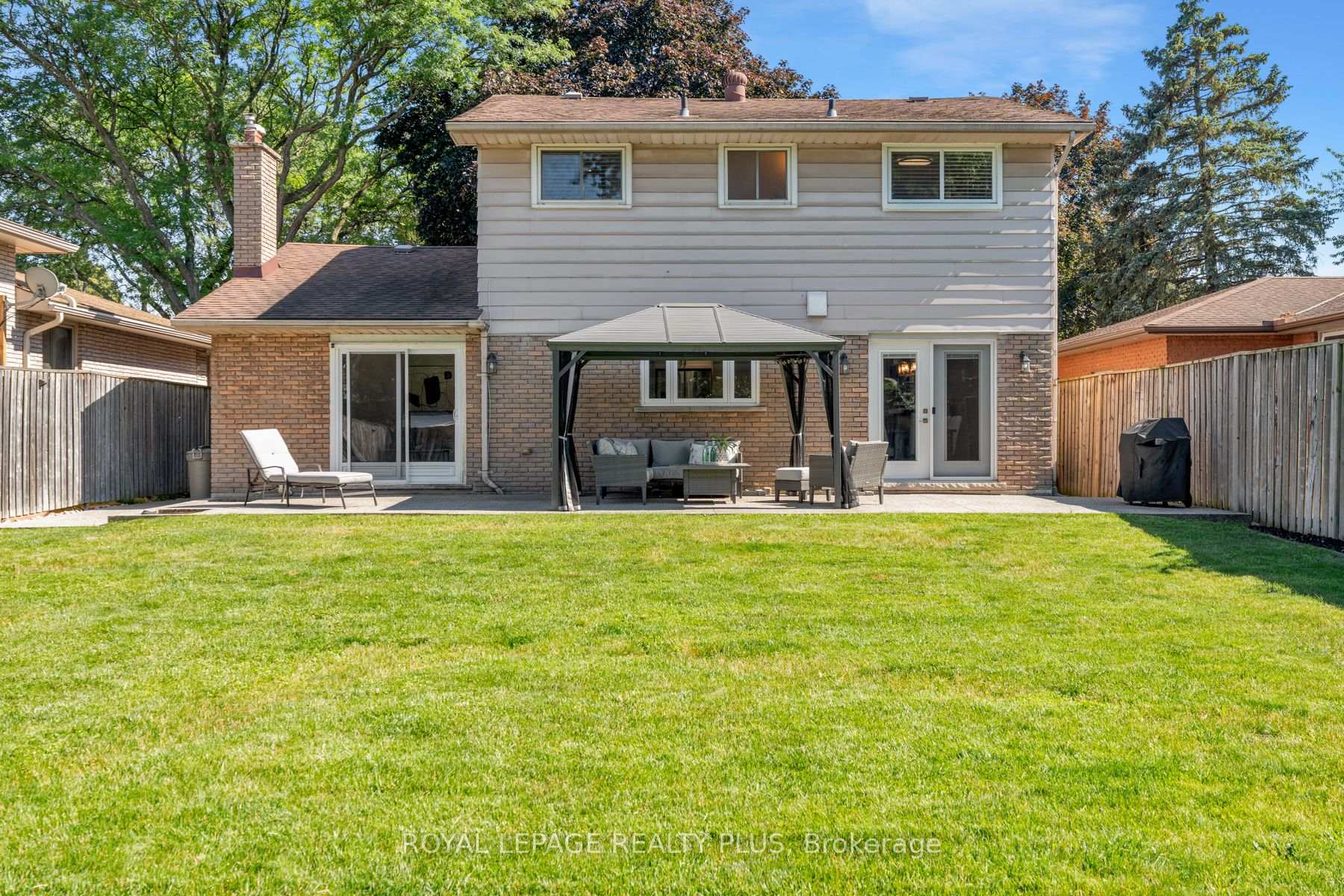 Photo 44 of 20 San Marino Crescent, Hamilton, Mountview — HOMEH
