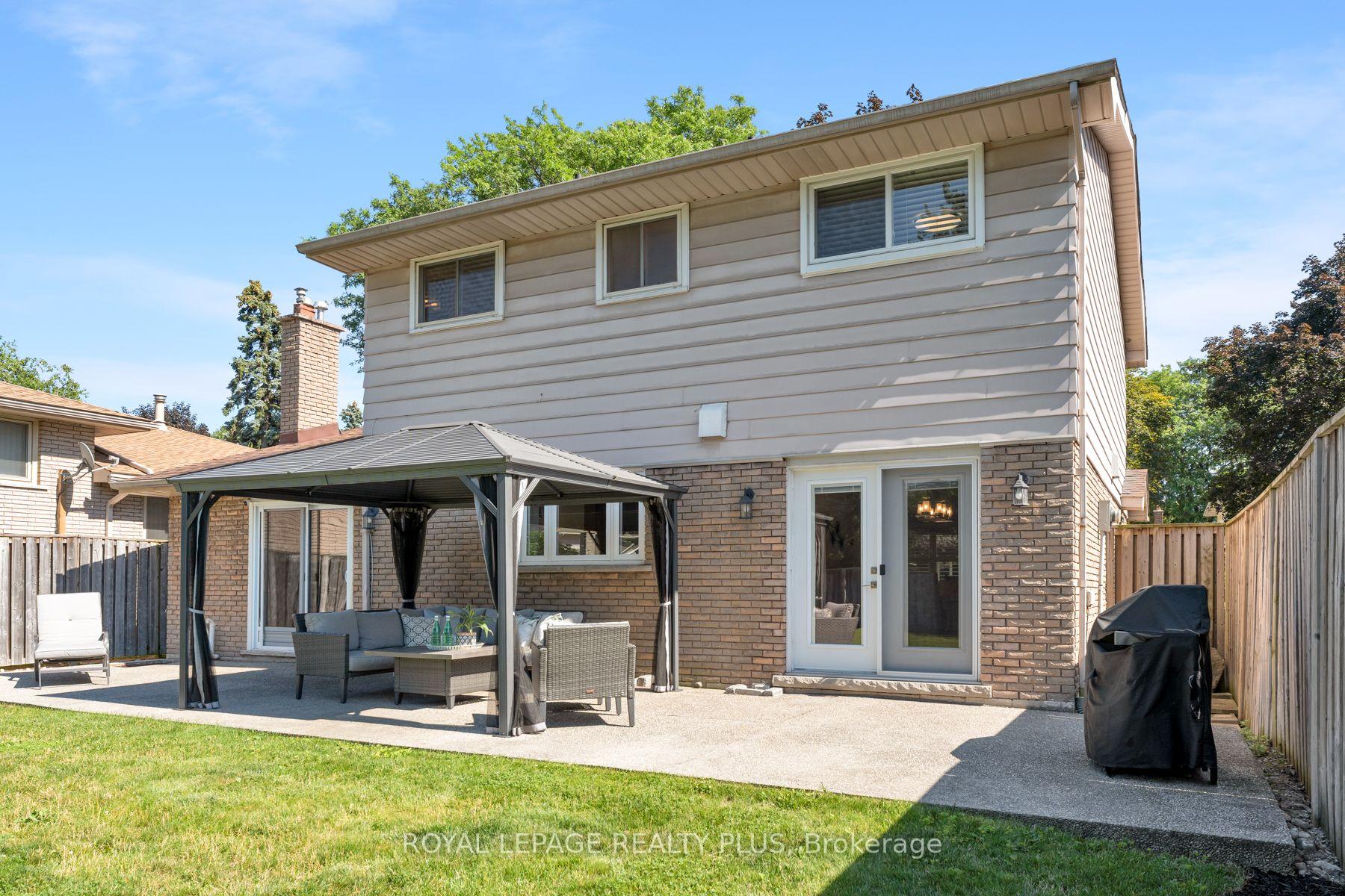 Photo 45 of 20 San Marino Crescent, Hamilton, Mountview — HOMEH