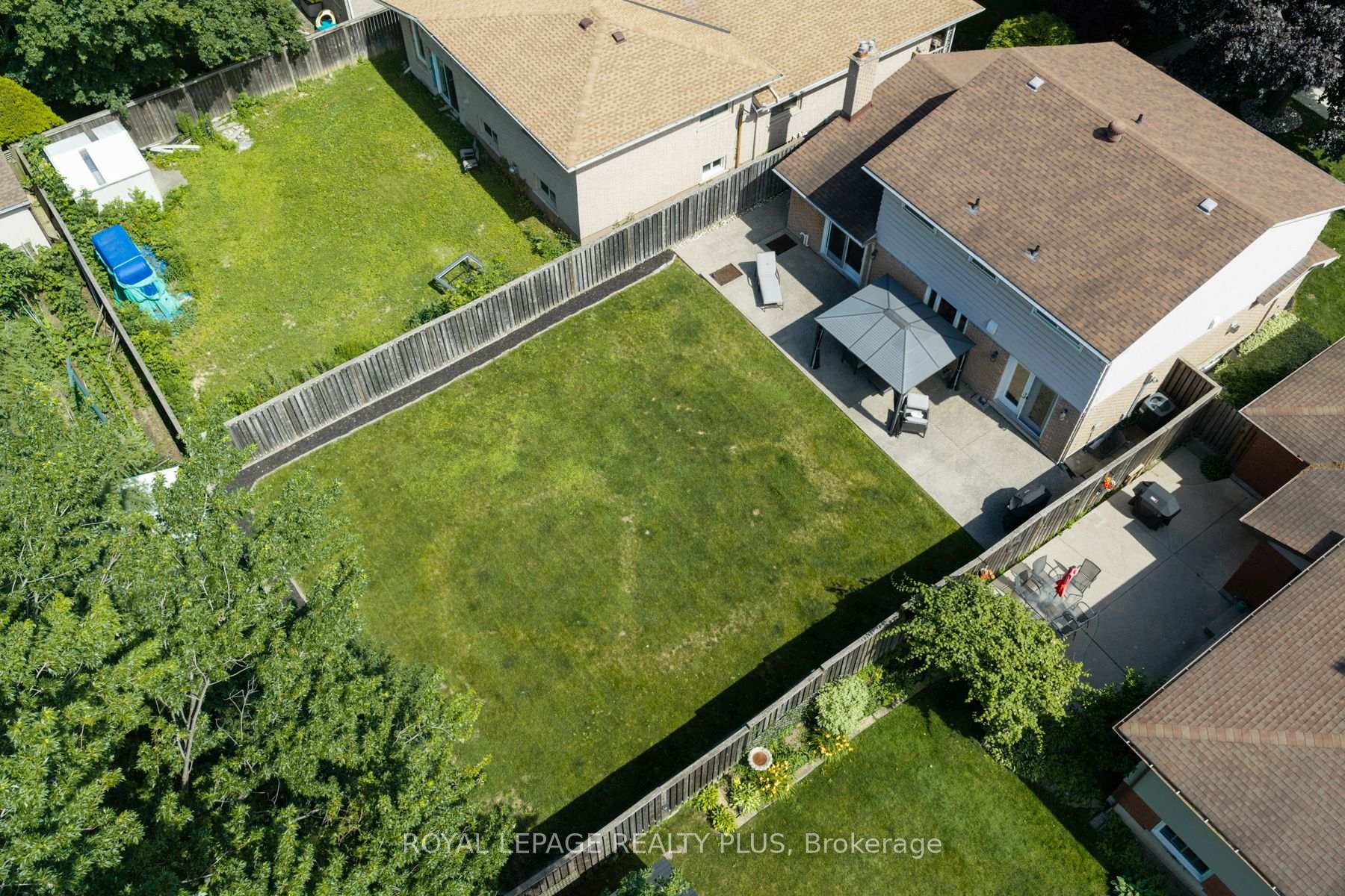 Photo 48 of 20 San Marino Crescent, Hamilton, Mountview — HOMEH