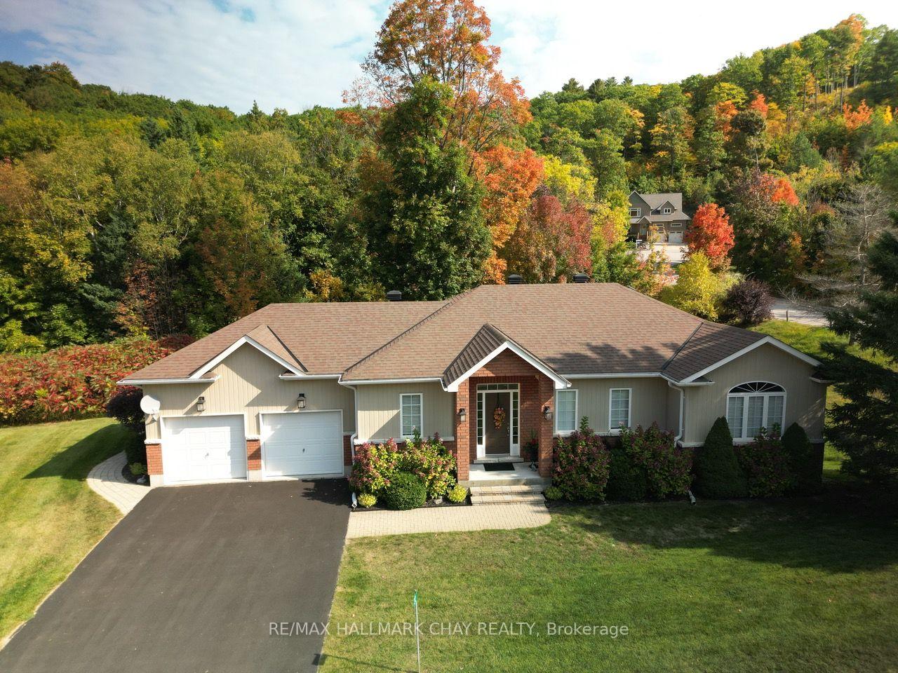 Photo 1 of 32 Valleycrest Drive, Oro-Medonte, Horseshoe Valley — HOMEH