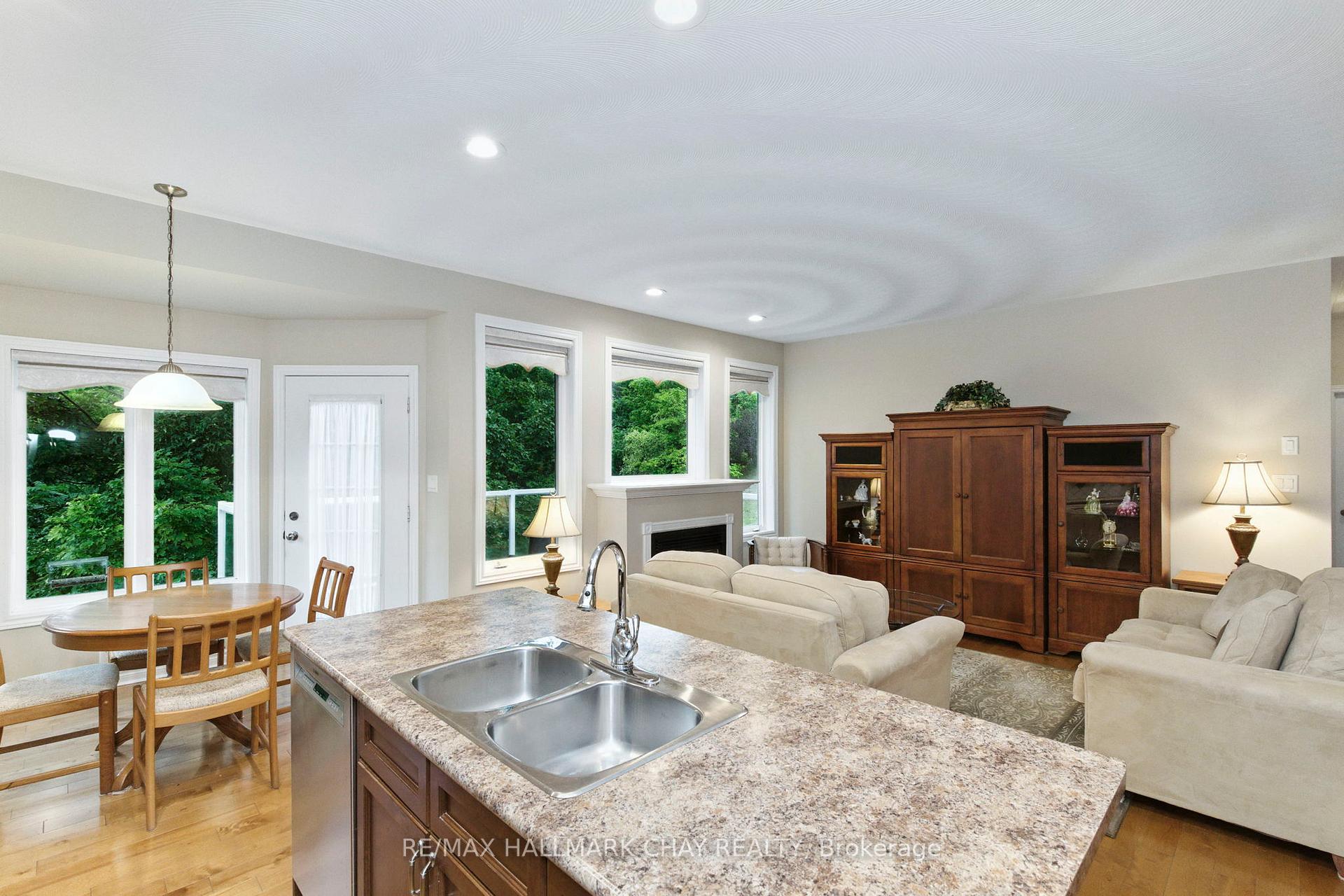 Photo 8 of 32 Valleycrest Drive, Oro-Medonte, Horseshoe Valley — HOMEH