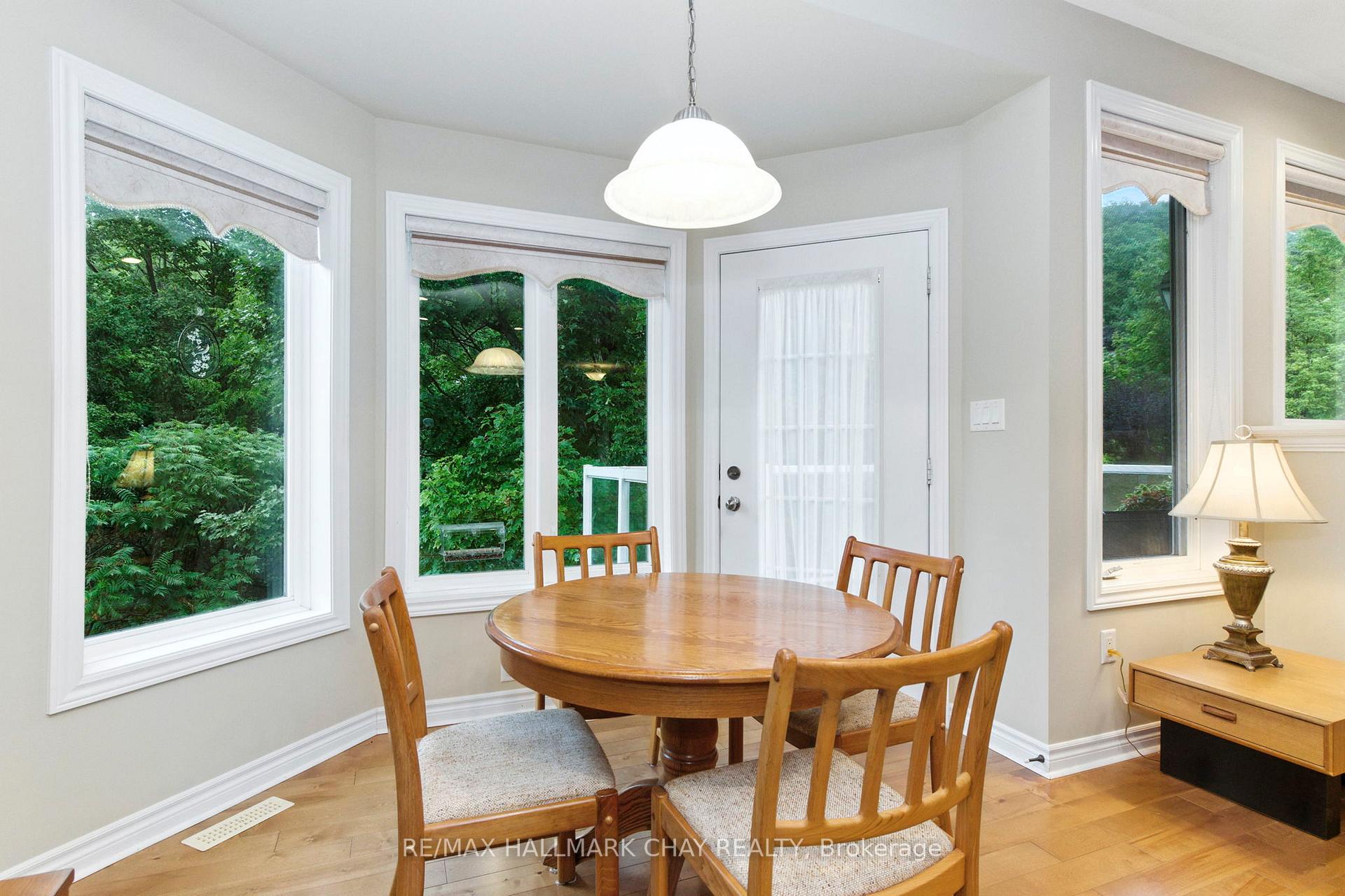 Photo 9 of 32 Valleycrest Drive, Oro-Medonte, Horseshoe Valley — HOMEH