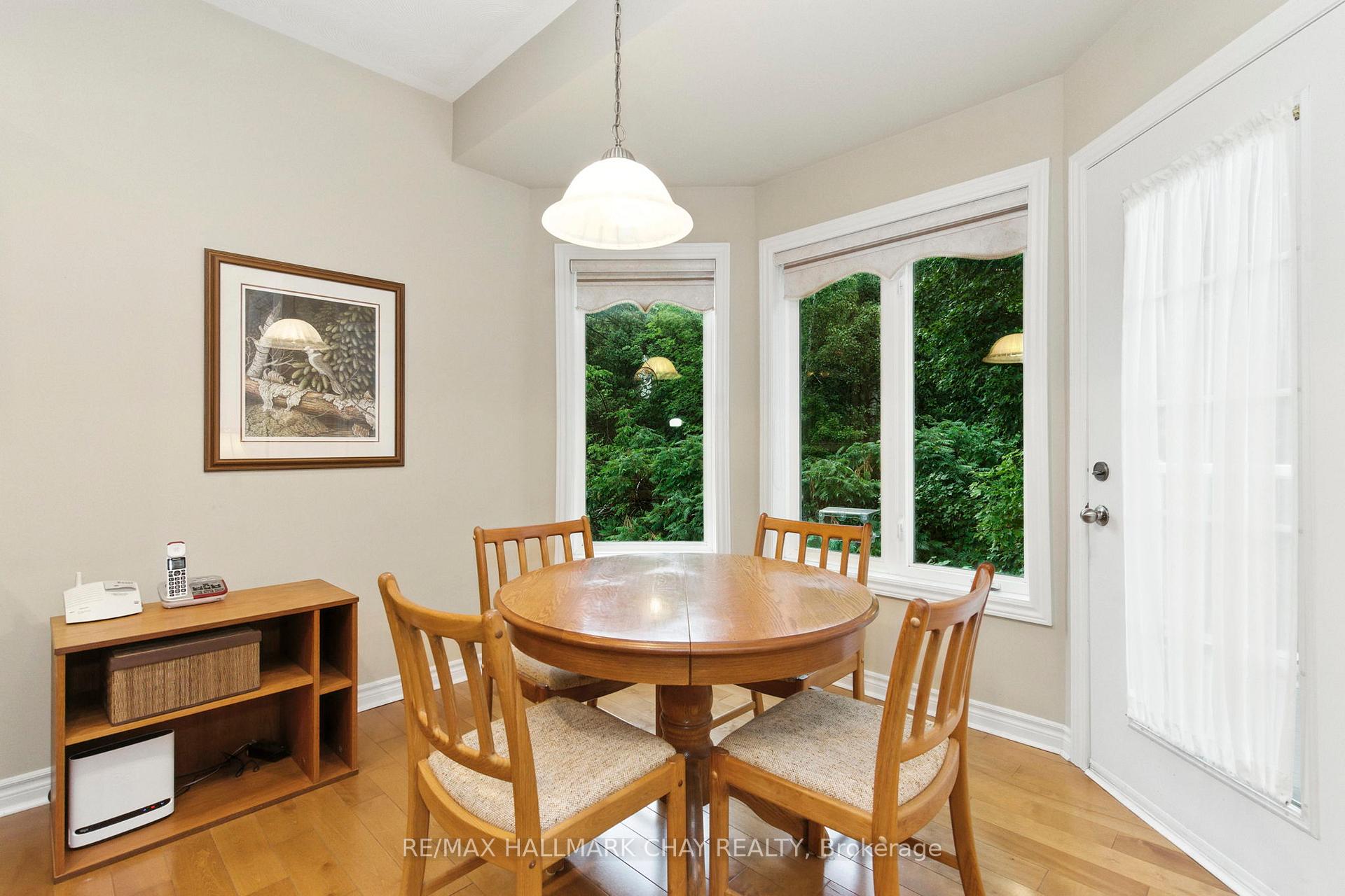 Photo 10 of 32 Valleycrest Drive, Oro-Medonte, Horseshoe Valley — HOMEH