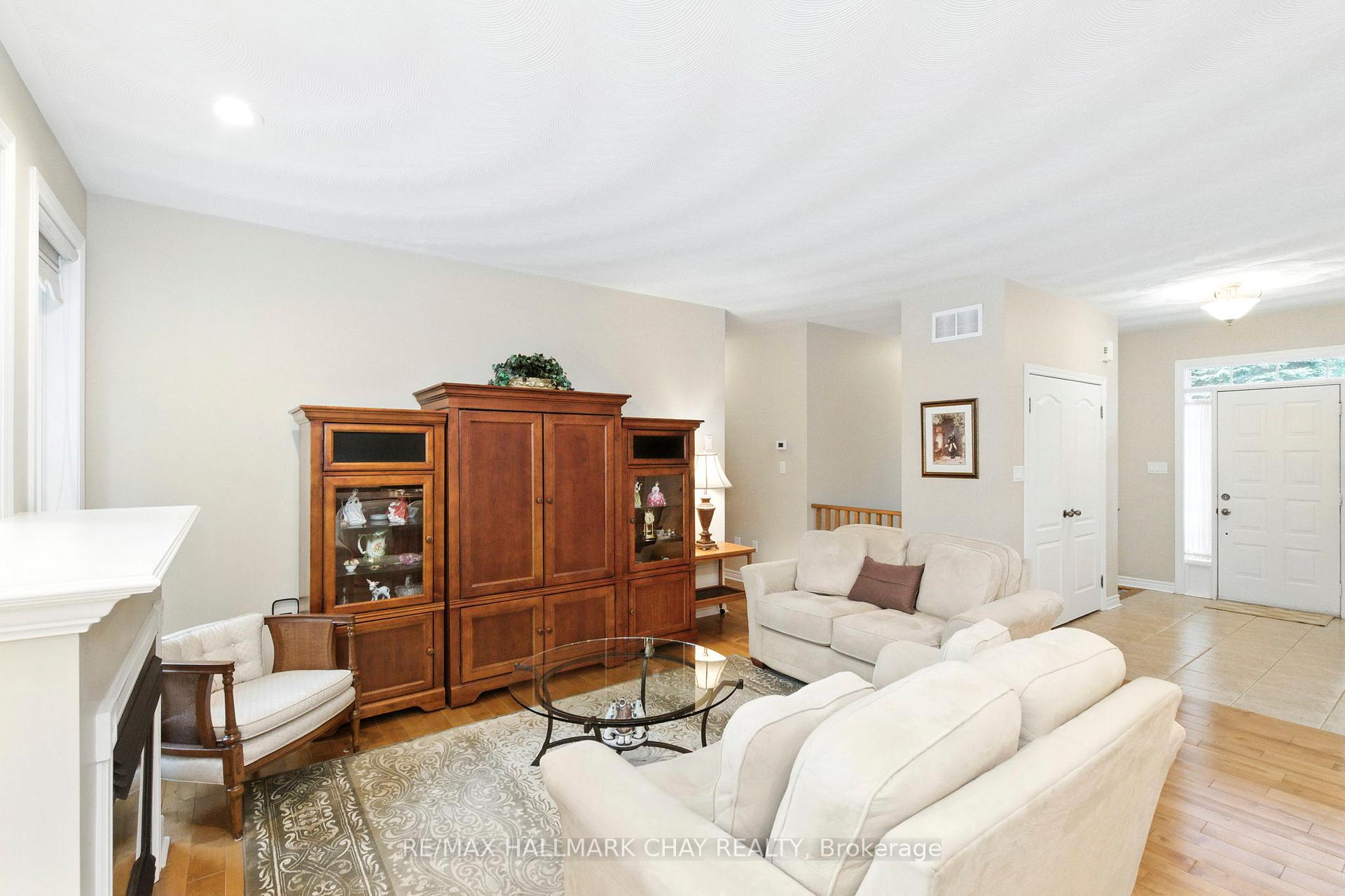 Photo 11 of 32 Valleycrest Drive, Oro-Medonte, Horseshoe Valley — HOMEH