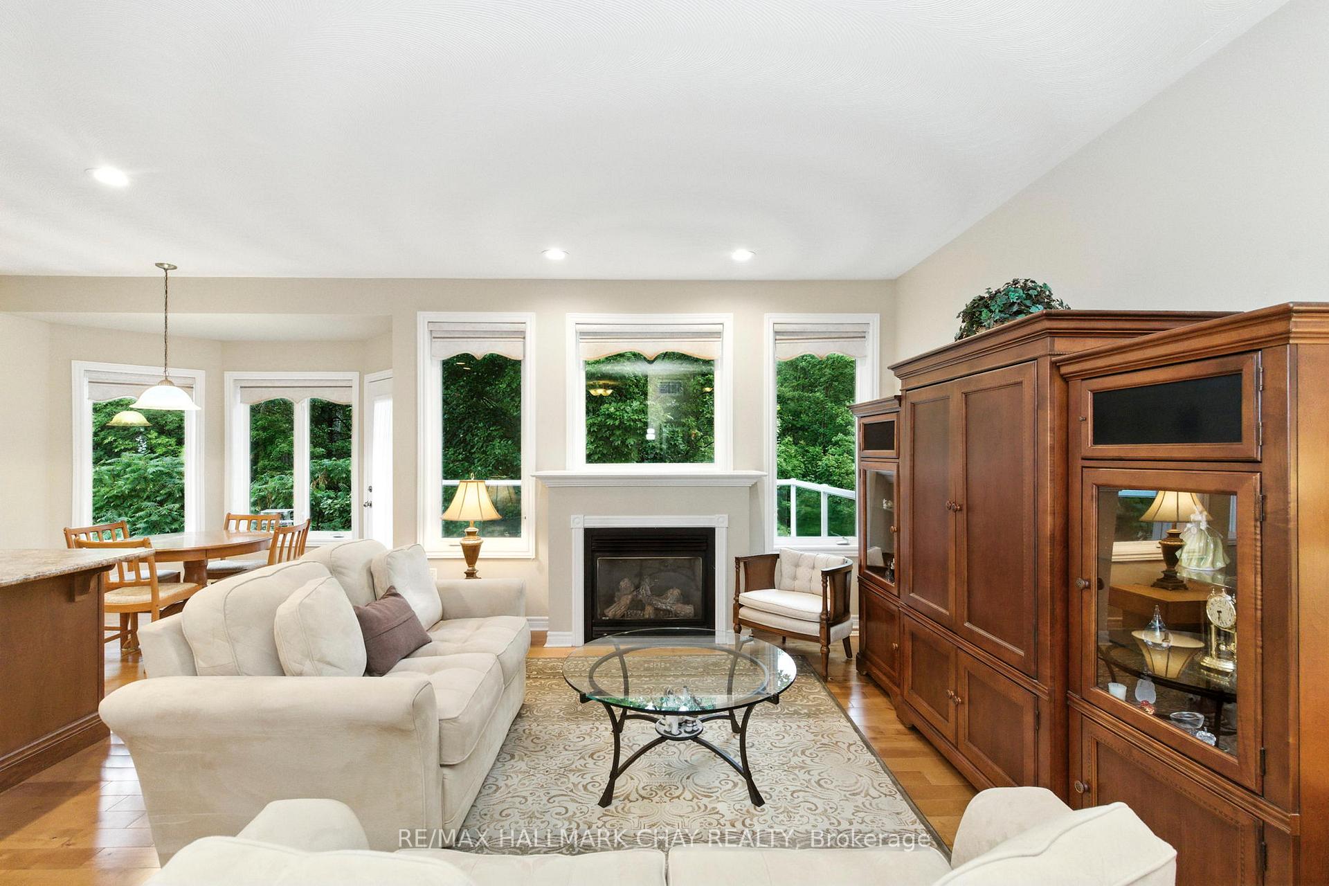 Photo 13 of 32 Valleycrest Drive, Oro-Medonte, Horseshoe Valley — HOMEH