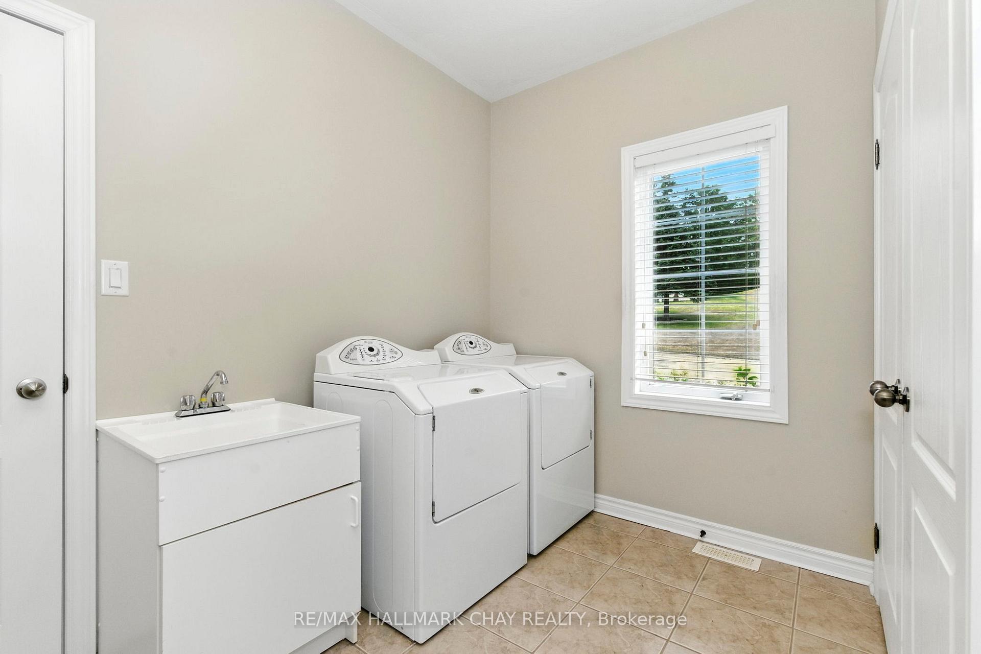 Photo 17 of 32 Valleycrest Drive, Oro-Medonte, Horseshoe Valley — HOMEH