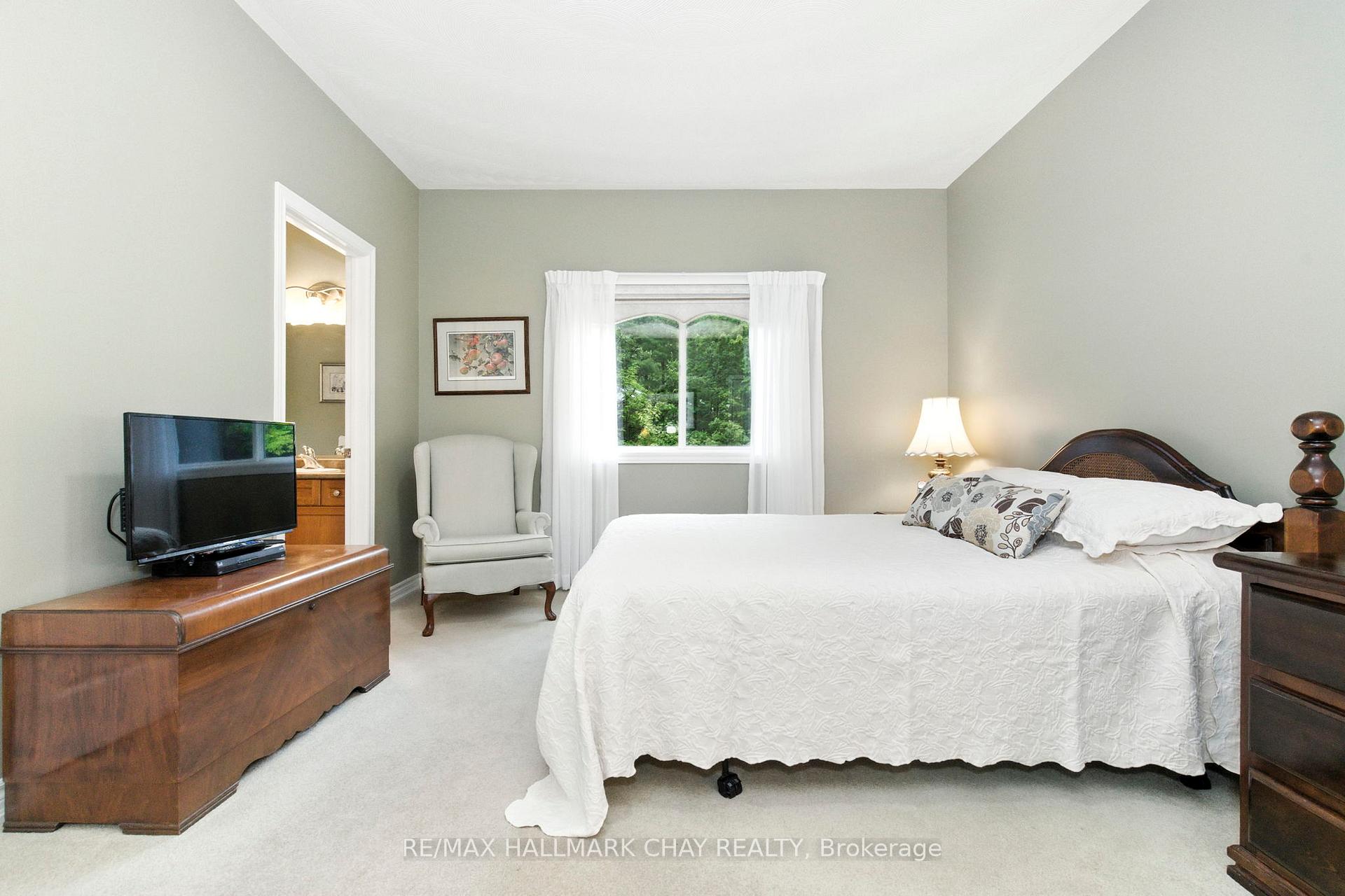 Photo 33 of 32 Valleycrest Drive, Oro-Medonte, Horseshoe Valley — HOMEH