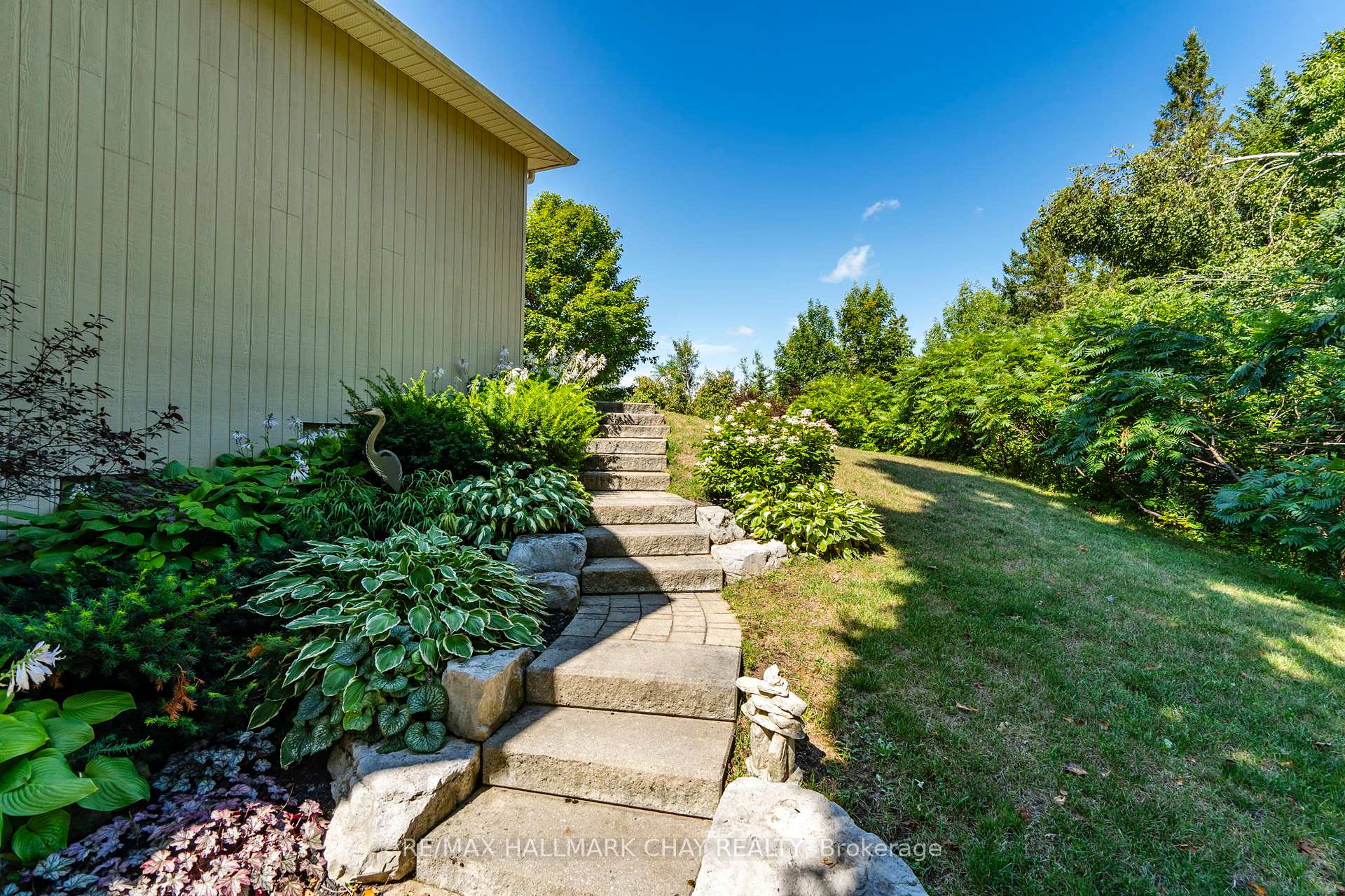 Photo 36 of 32 Valleycrest Drive, Oro-Medonte, Horseshoe Valley — HOMEH