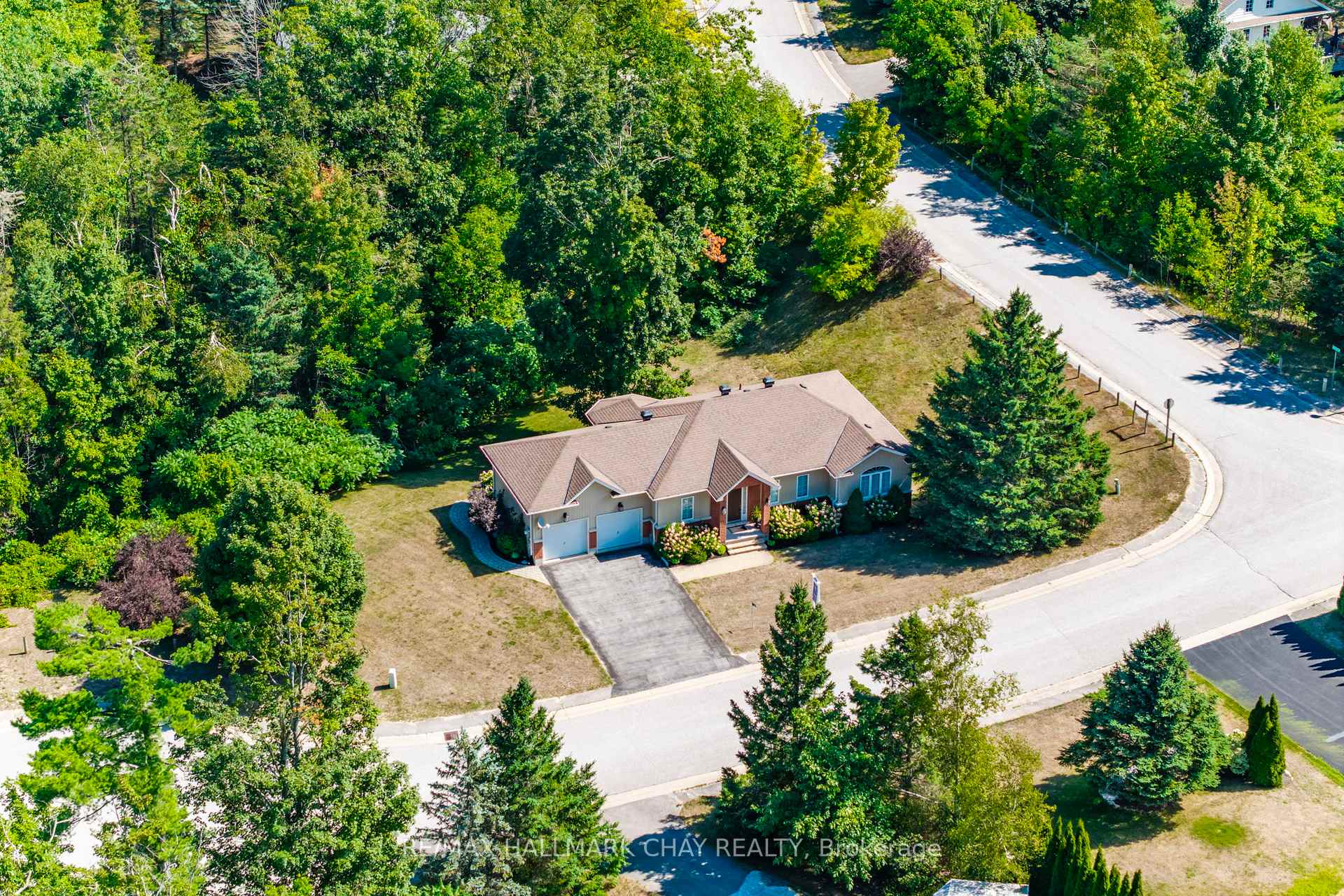 Photo 41 of 32 Valleycrest Drive, Oro-Medonte, Horseshoe Valley — HOMEH