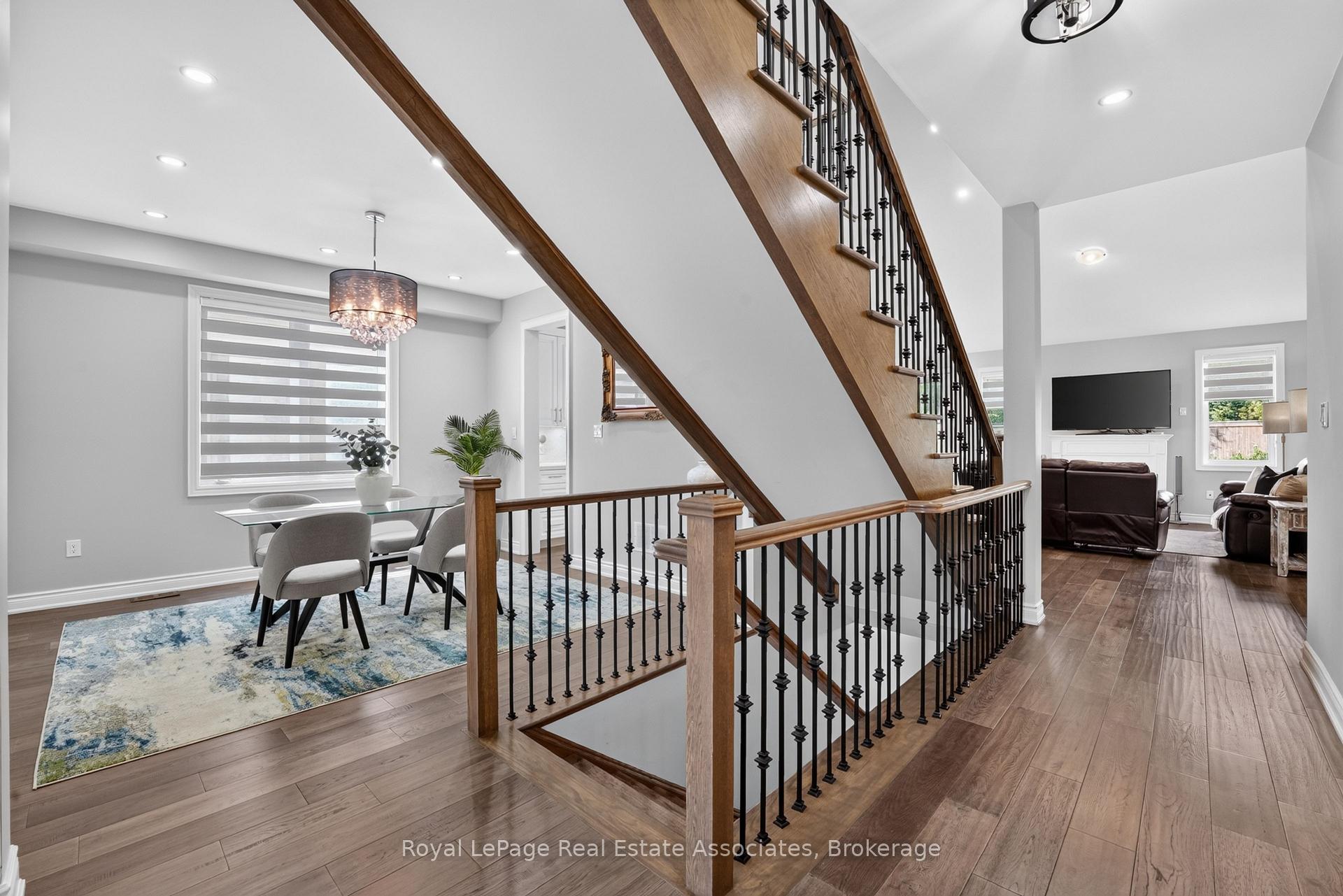 Photo 3 of 48 Harpin Way E, Centre Wellington, Fergus — HOMEH