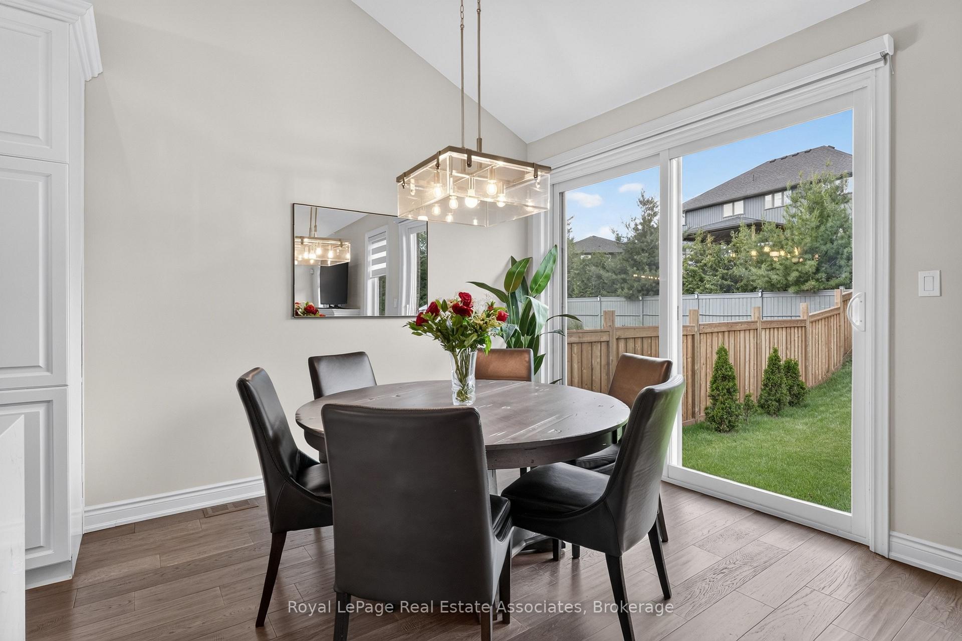 Photo 14 of 48 Harpin Way E, Centre Wellington, Fergus — HOMEH