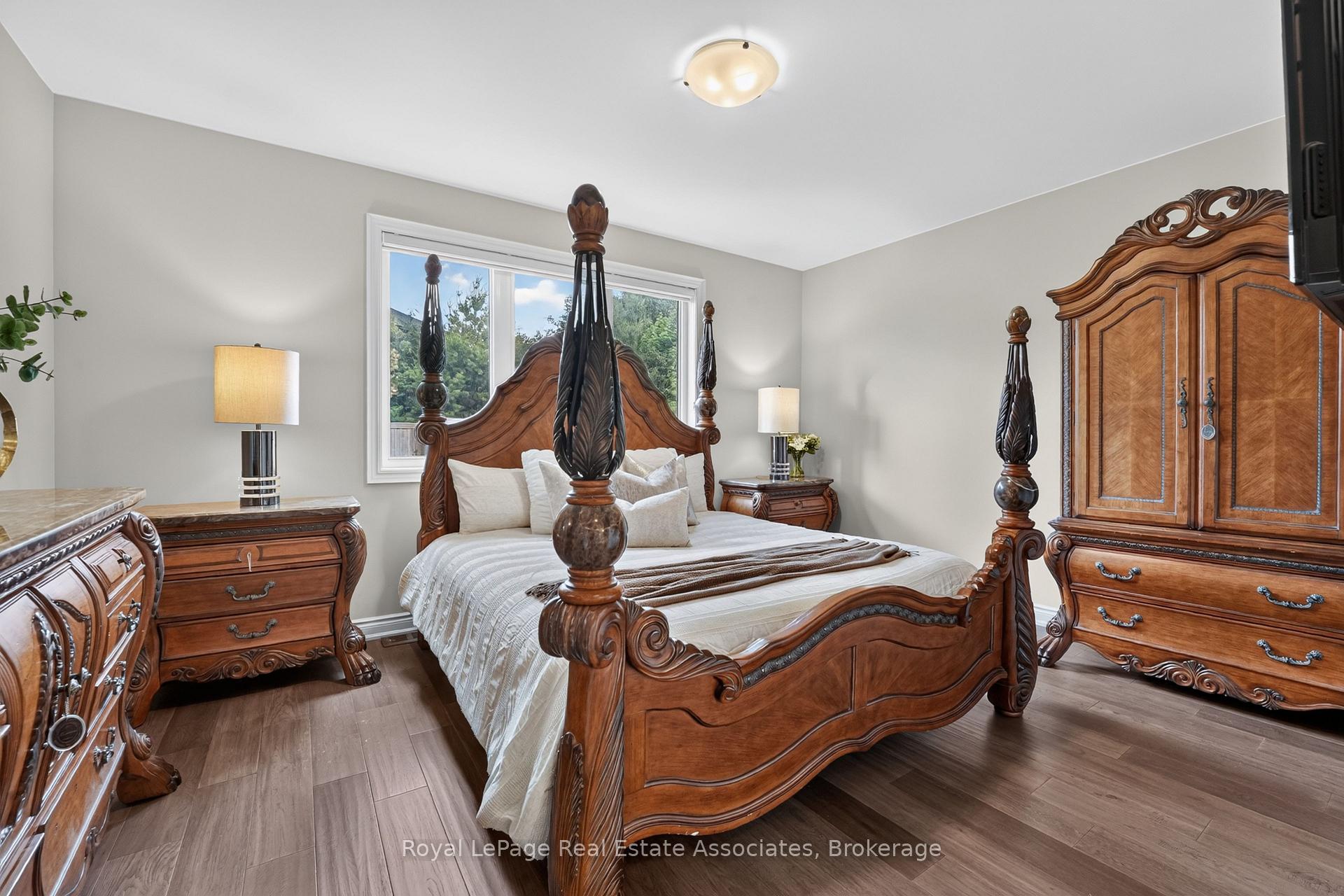 Photo 19 of 48 Harpin Way E, Centre Wellington, Fergus — HOMEH