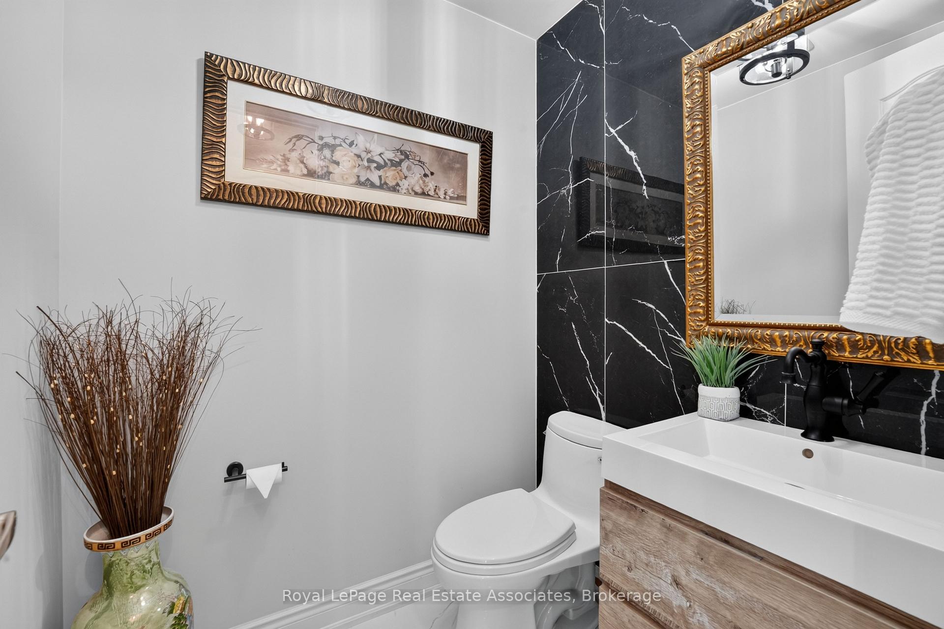 Photo 24 of 48 Harpin Way E, Centre Wellington, Fergus — HOMEH