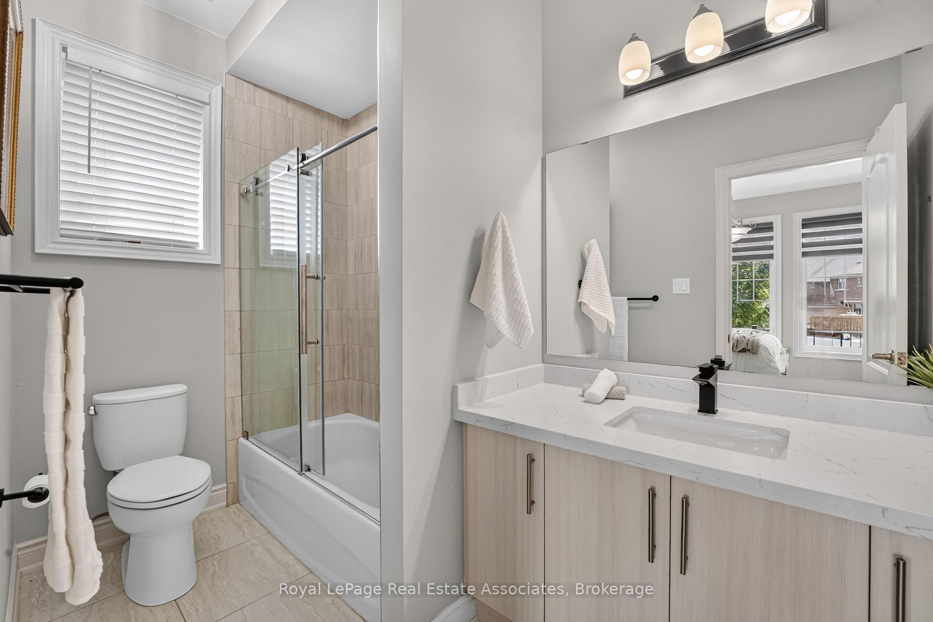 Photo 29 of 48 Harpin Way E, Centre Wellington, Fergus — HOMEH