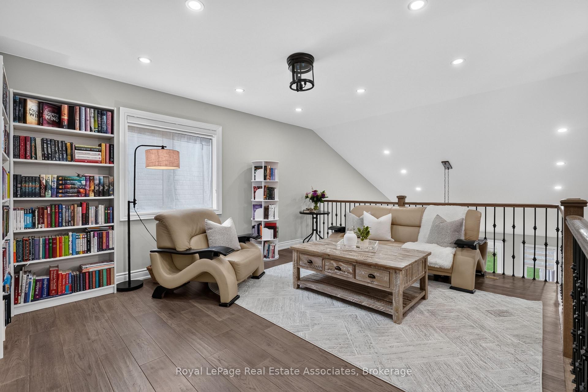 Photo 31 of 48 Harpin Way E, Centre Wellington, Fergus — HOMEH