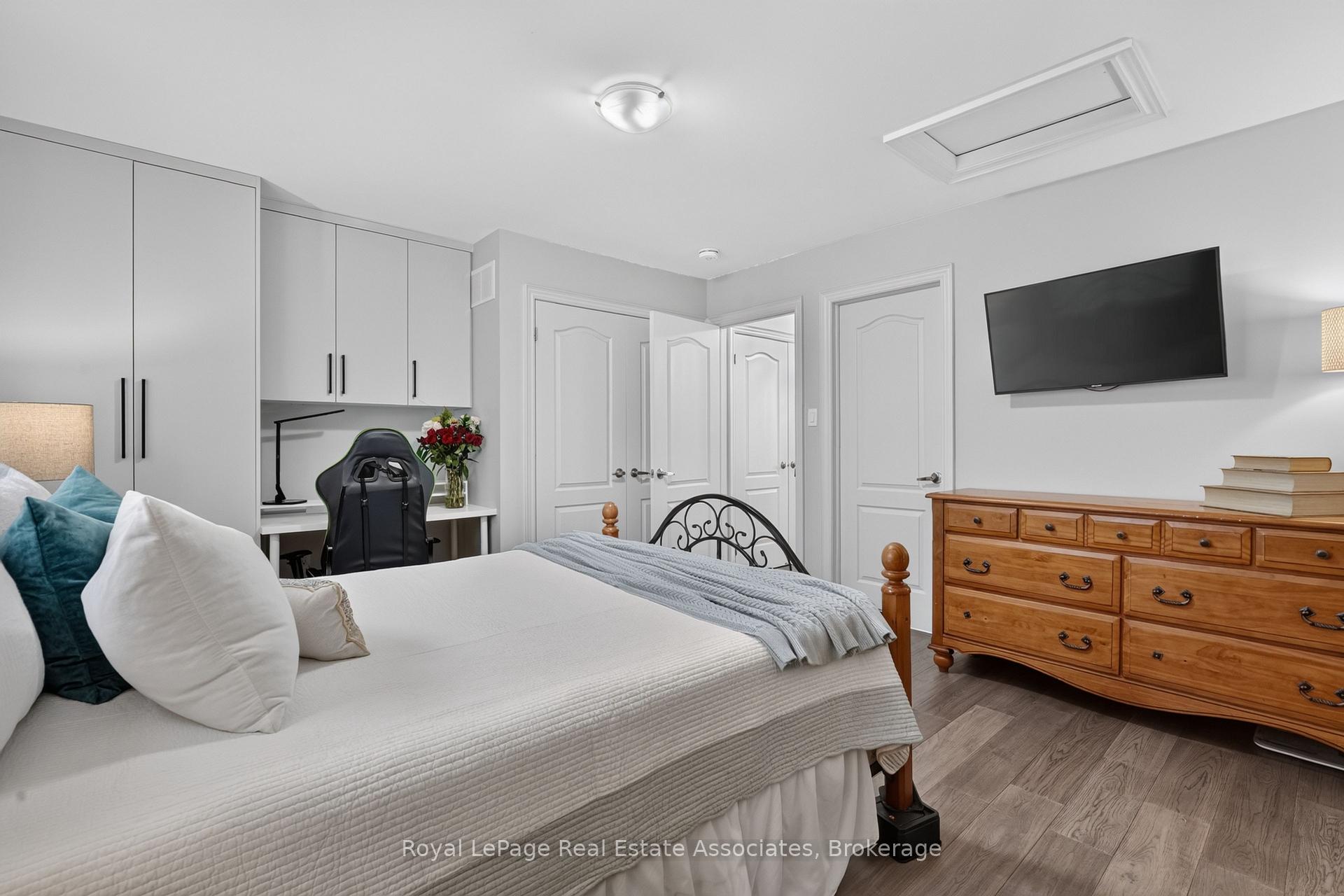 Photo 35 of 48 Harpin Way E, Centre Wellington, Fergus — HOMEH