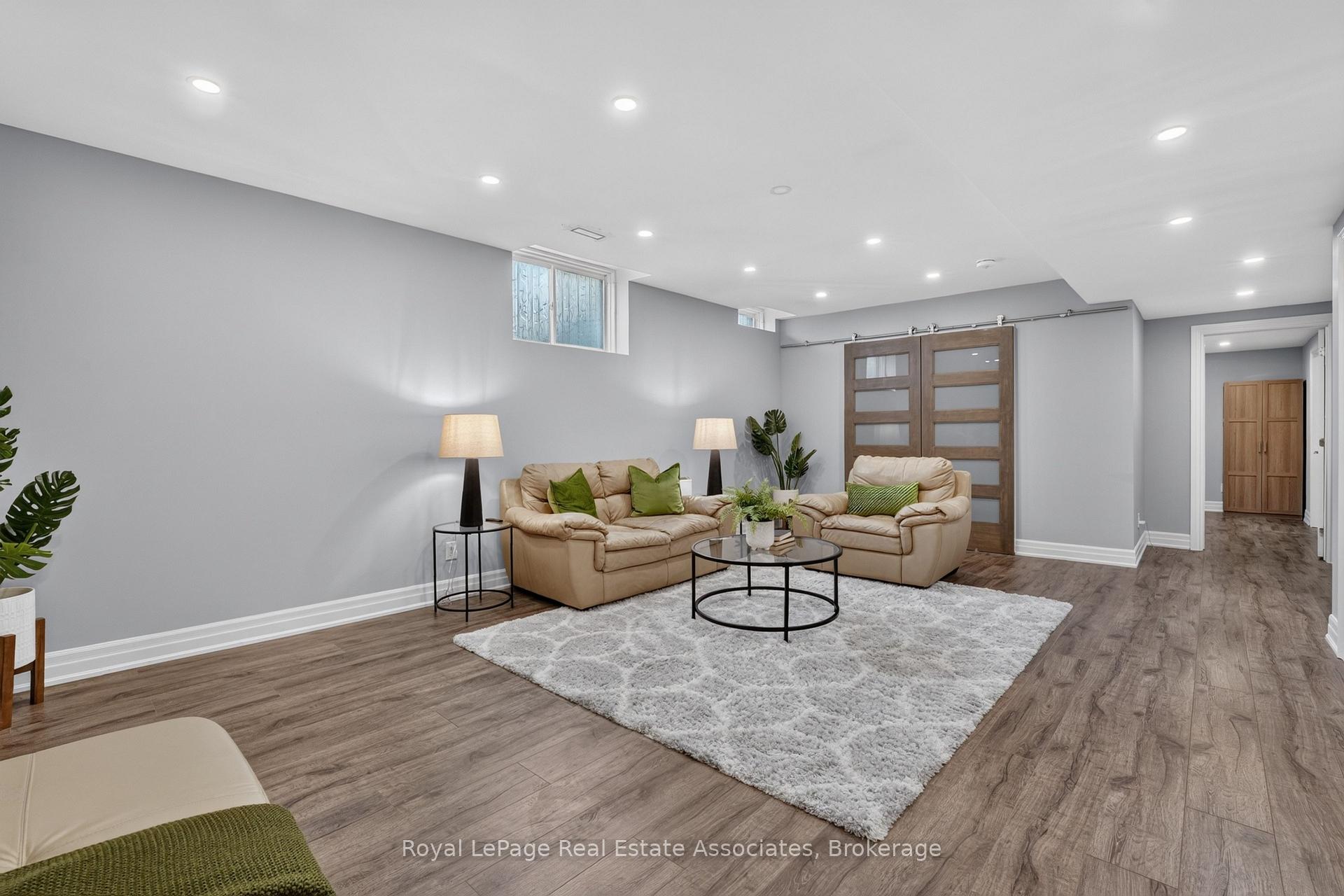 Photo 38 of 48 Harpin Way E, Centre Wellington, Fergus — HOMEH