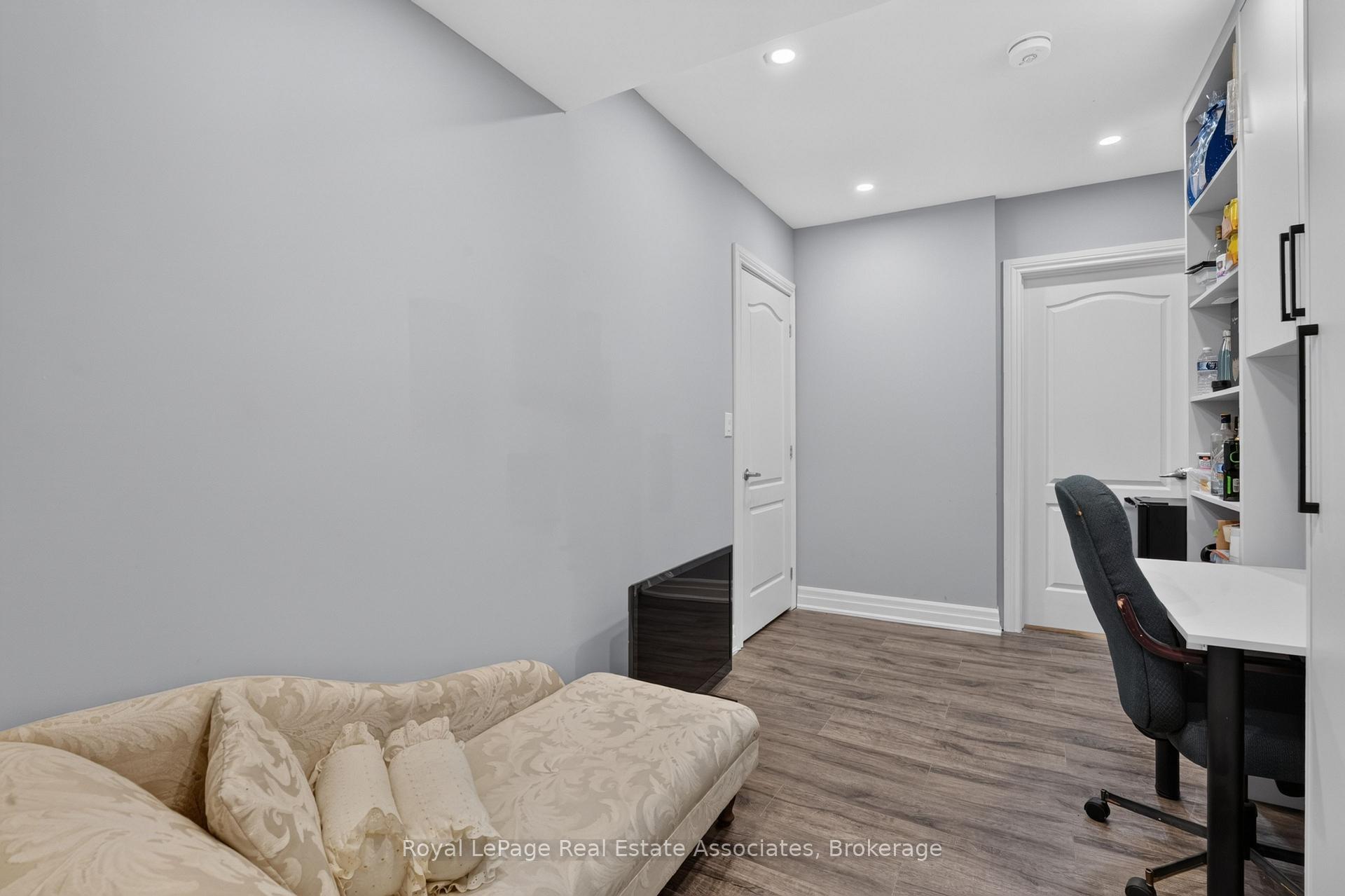 Photo 46 of 48 Harpin Way E, Centre Wellington, Fergus — HOMEH