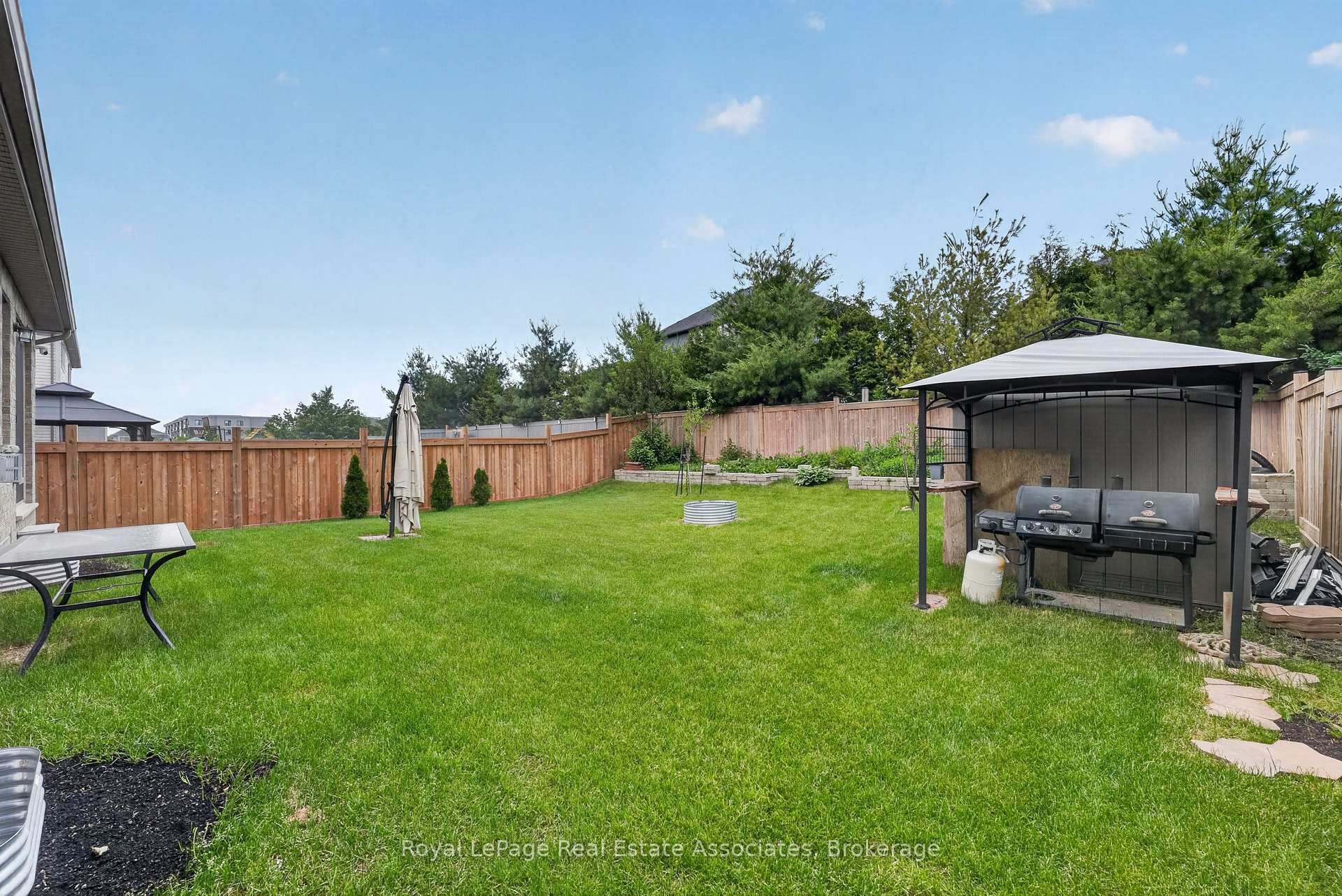 Photo 50 of 48 Harpin Way E, Centre Wellington, Fergus — HOMEH